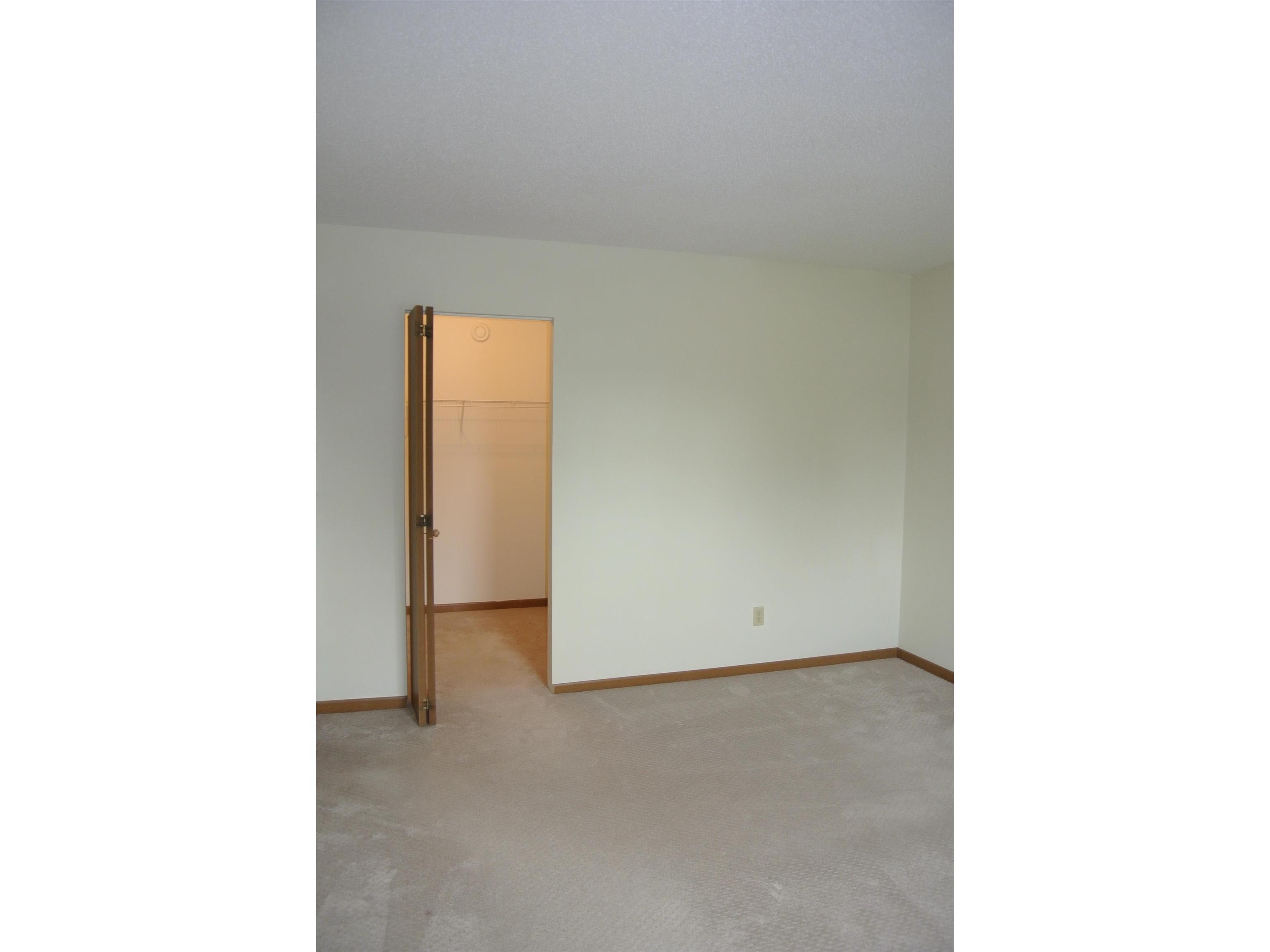 47 E 4th St Superior WI 54880 6123111 image8