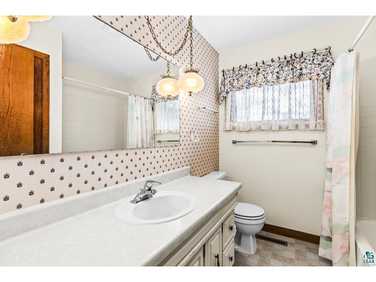 5002 Peabody St Duluth MN 55803 6124973 image23