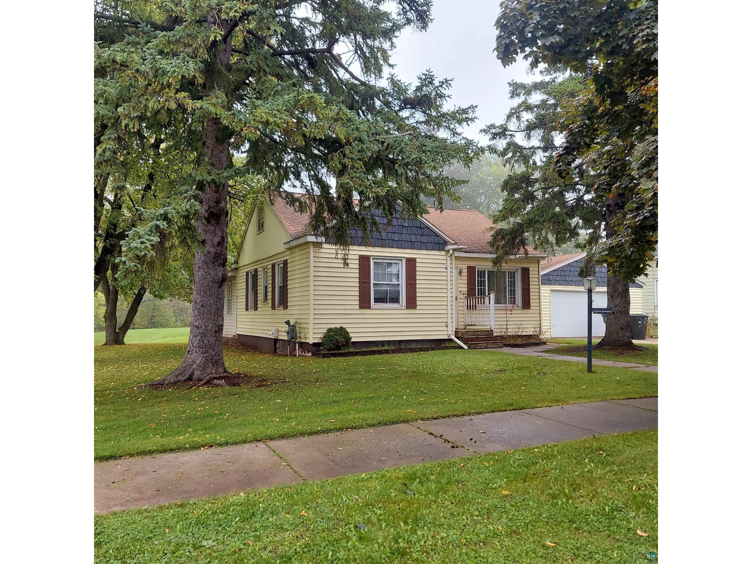 5015 E 1st St Superior WI 54880 6110855 image1