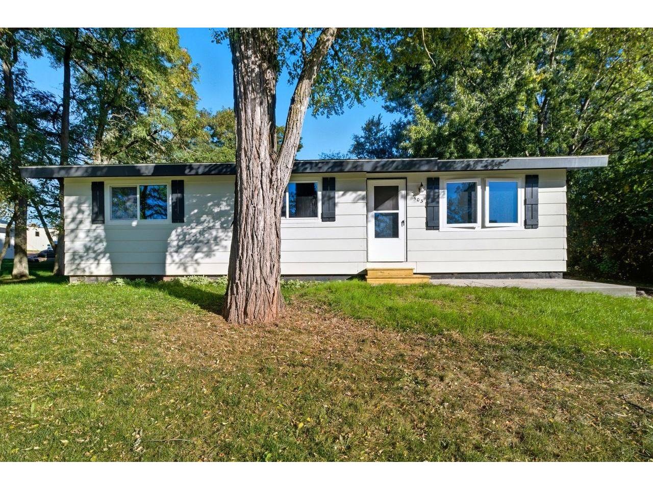 503 W Omaha St Washburn WI 54891 6122451 image1