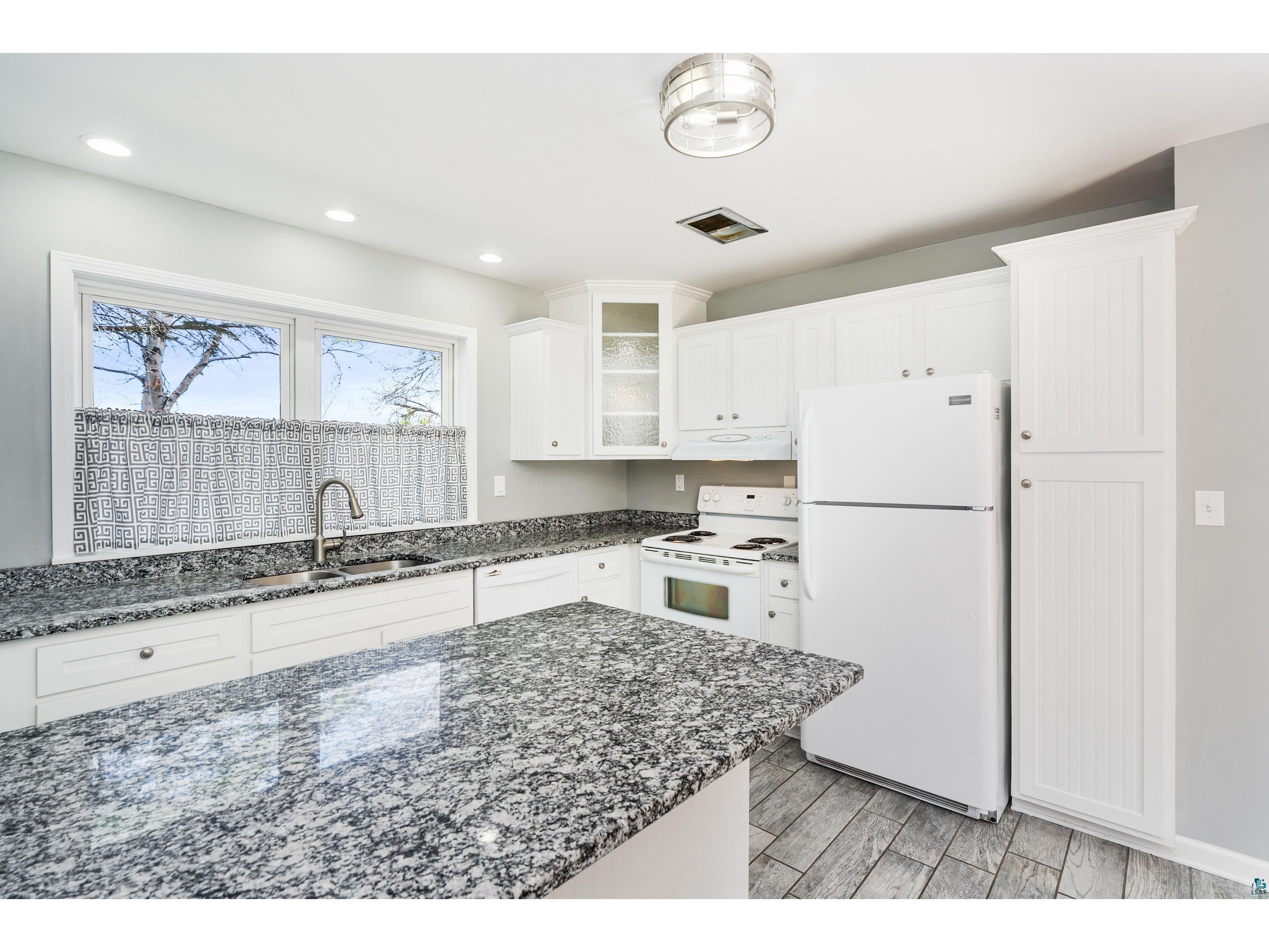 504 Madison Ave Duluth MN 55811 6125450 image3