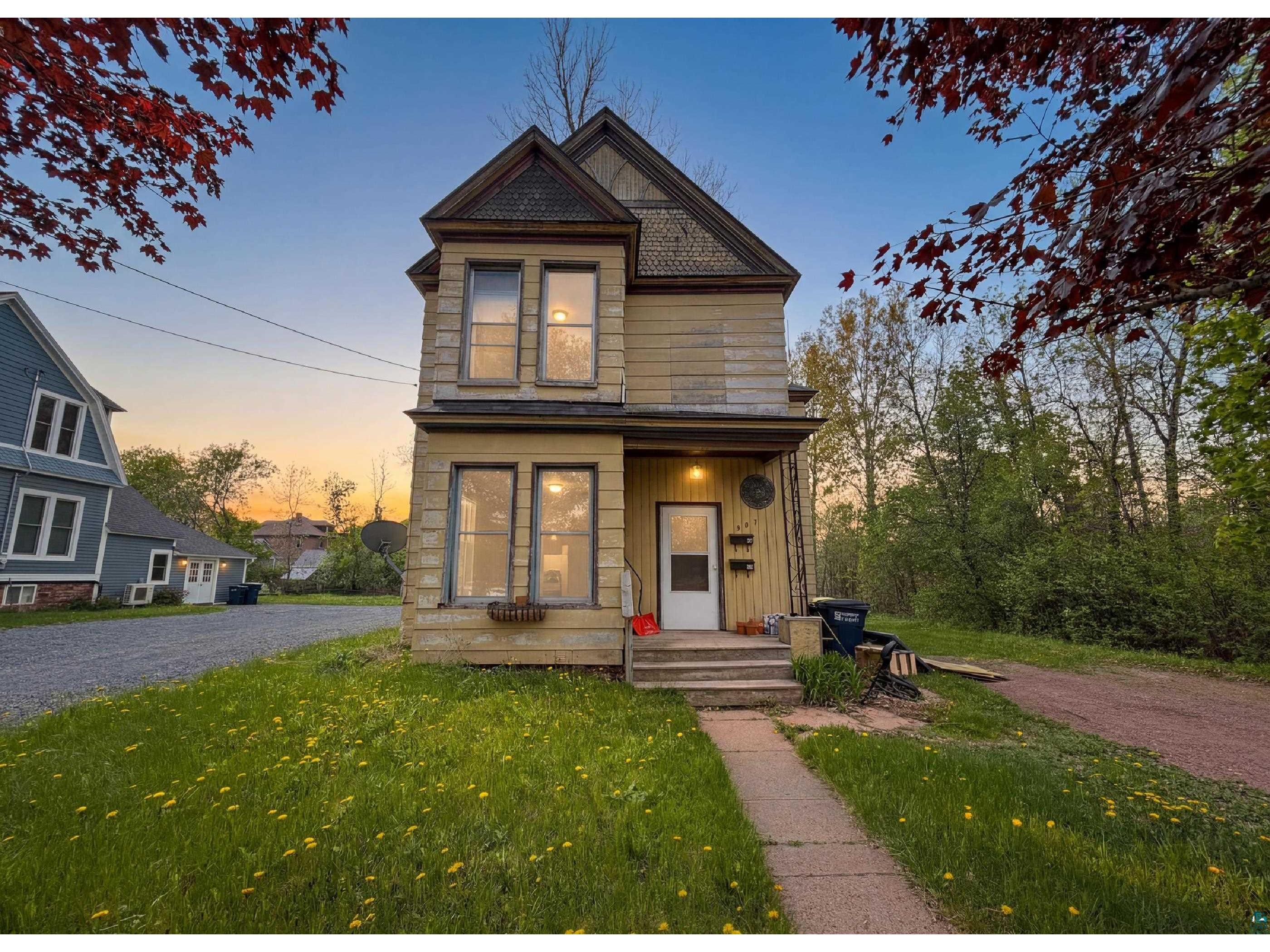 507 Chapple Ave Ashland WI 54806 6125621 image1