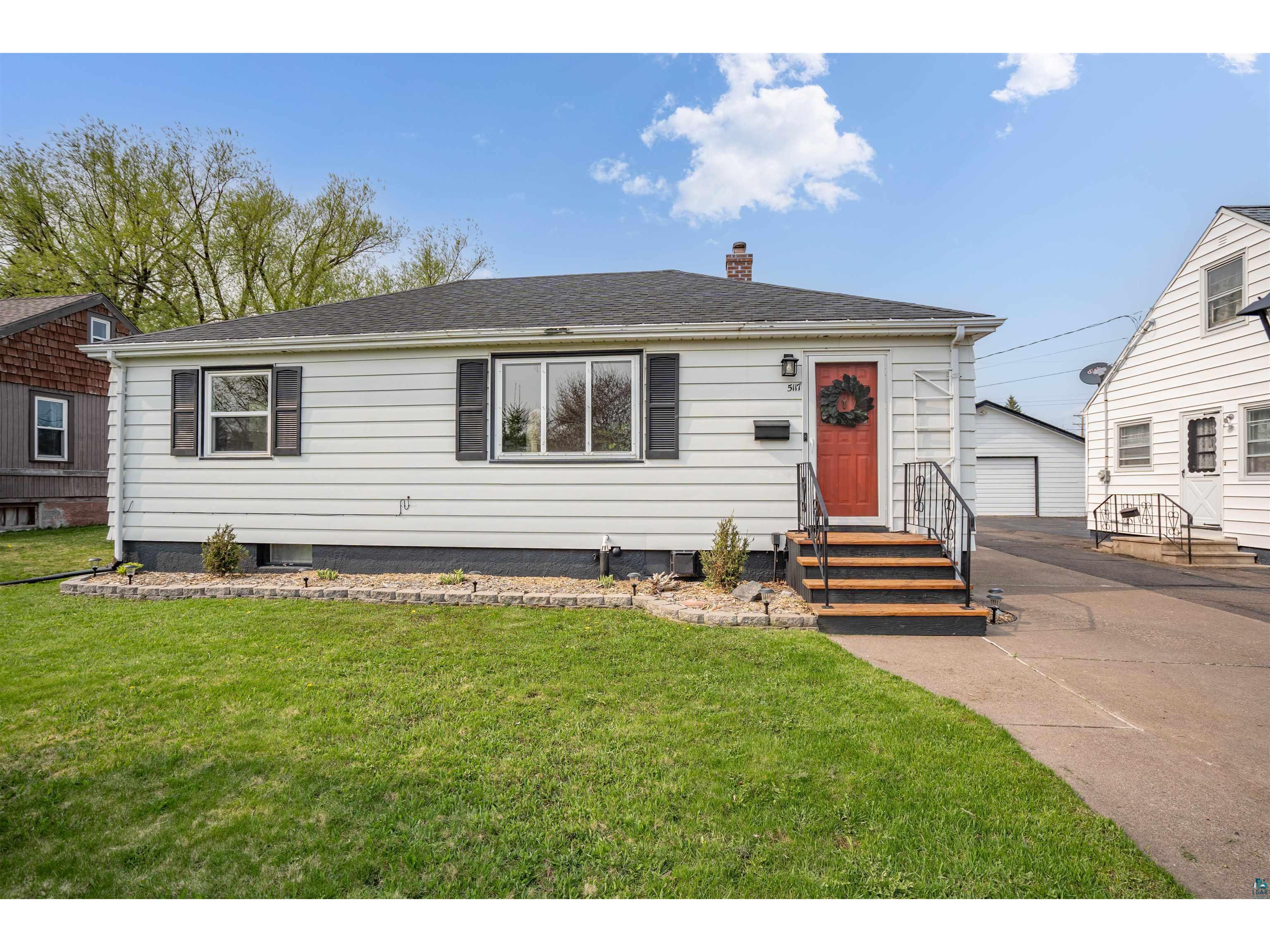 5117 Ivanhoe St Duluth MN 55804 6108115 image1