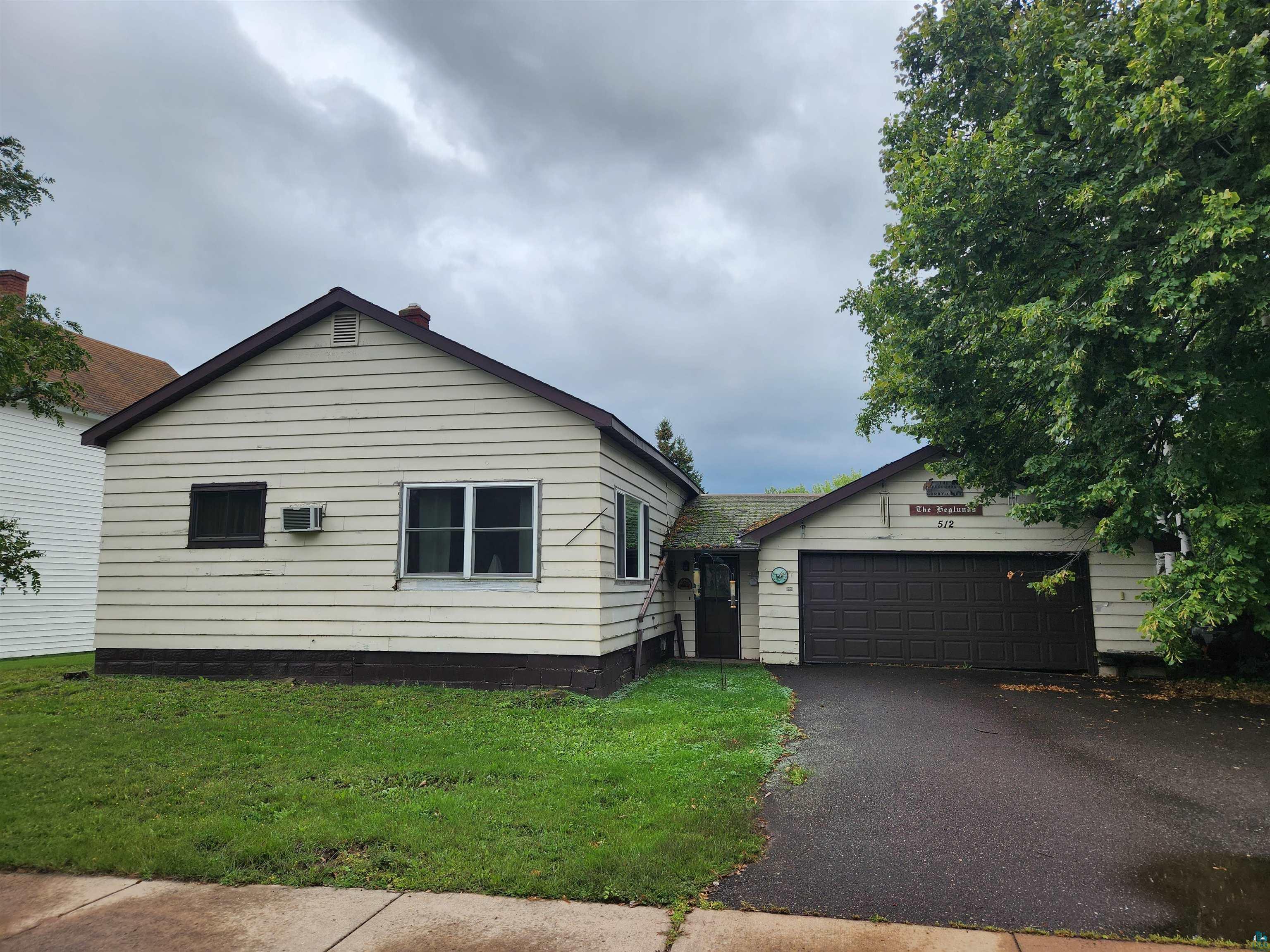 512 W 4th St Washburn WI 54891 6111401 image1