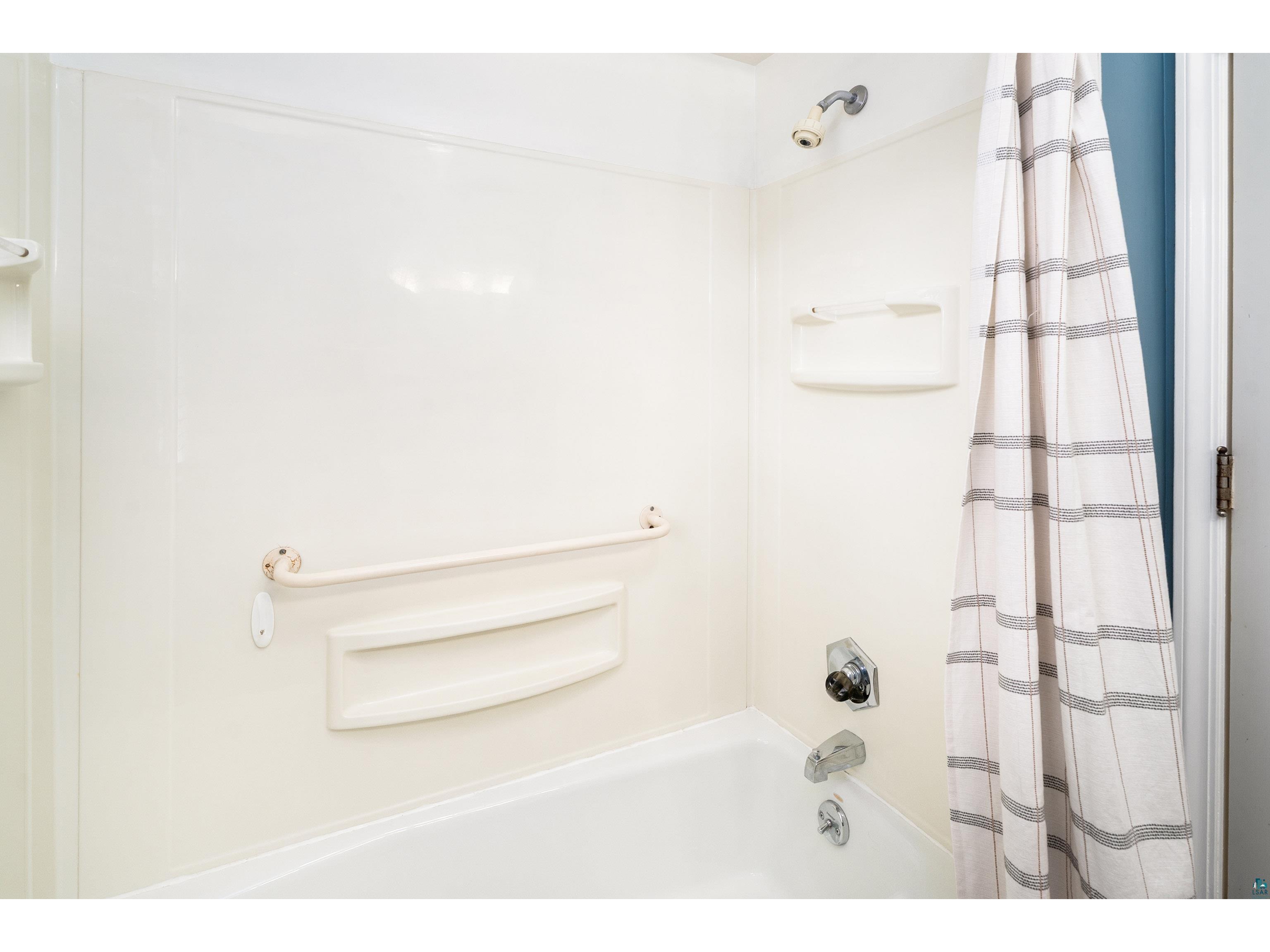 5121 Glenwood St Duluth MN 55804 6124968 image23
