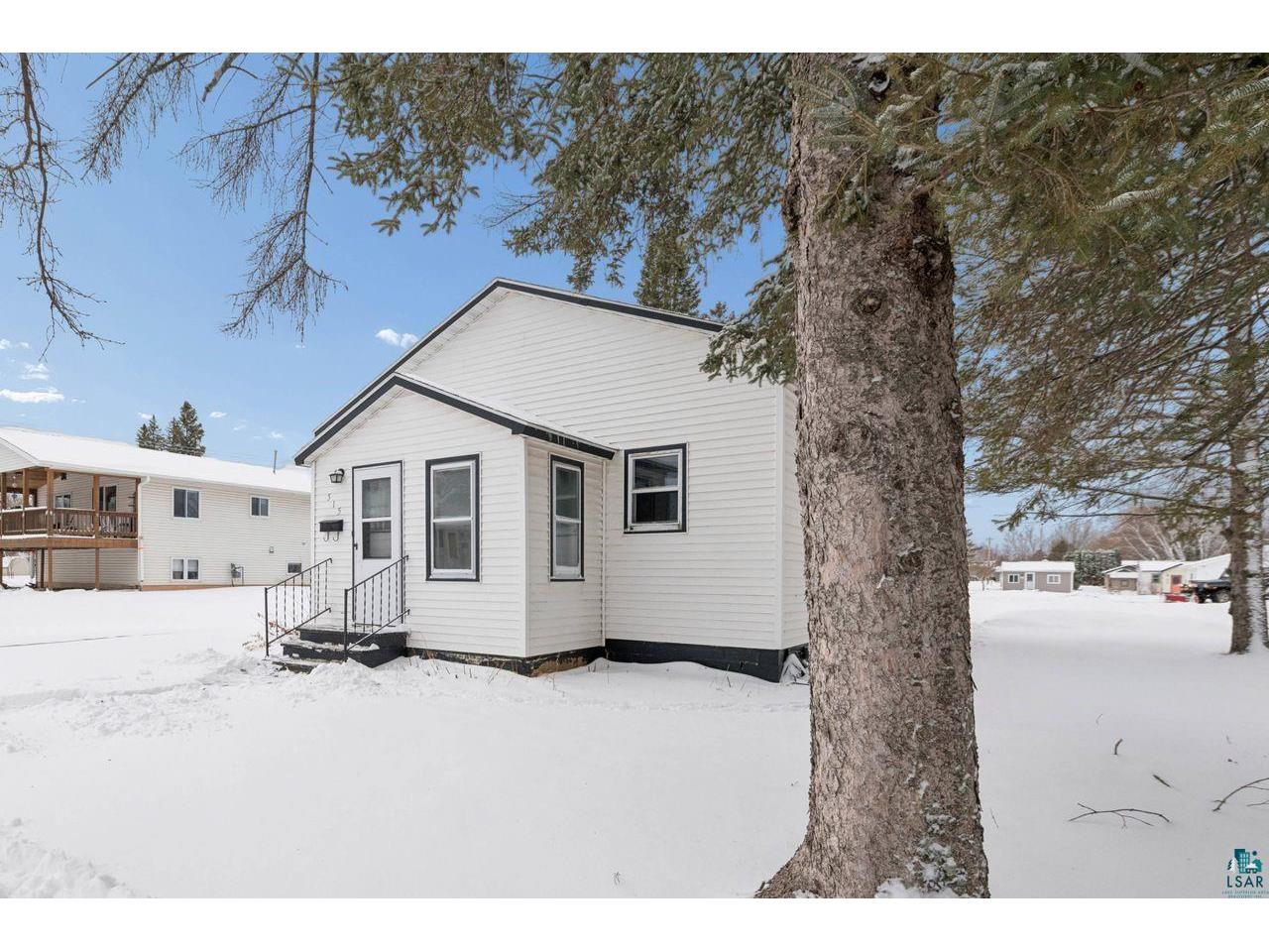 515 14th Ave E Ashland WI 54806 6123996 image24