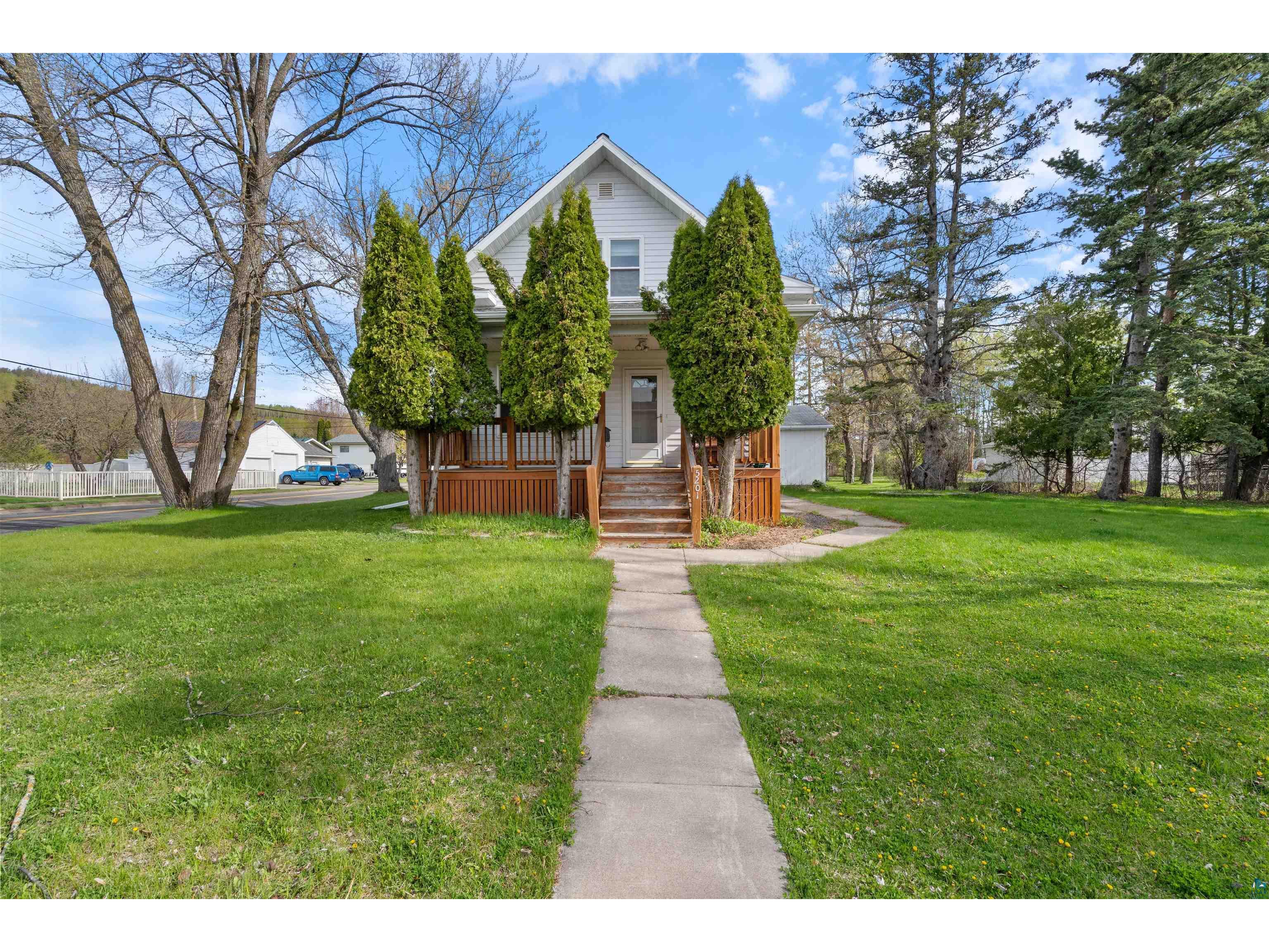 5201 Ivanhoe St Duluth MN 55804 6125571 image1