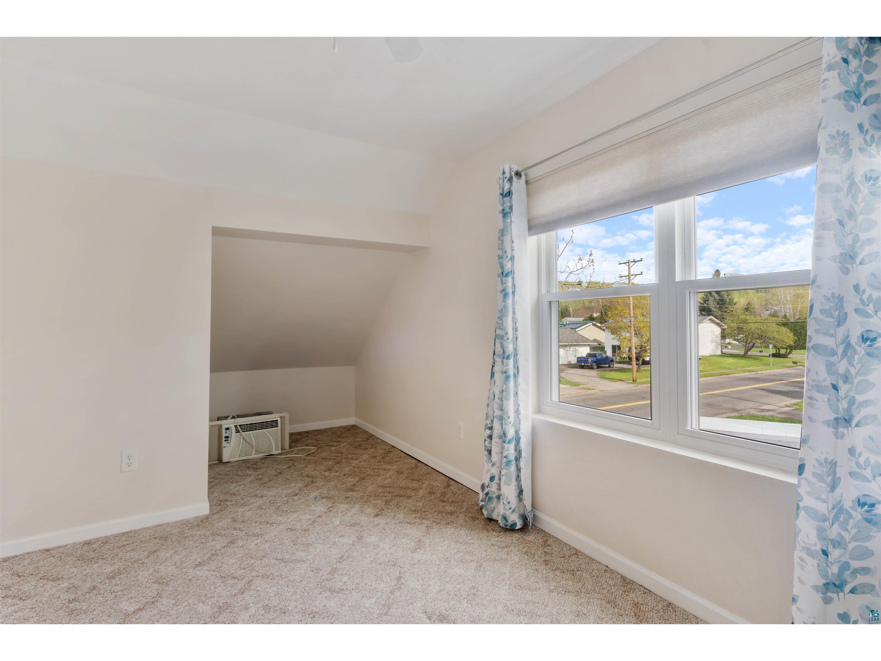 5201 Ivanhoe St Duluth MN 55804 6125571 image17