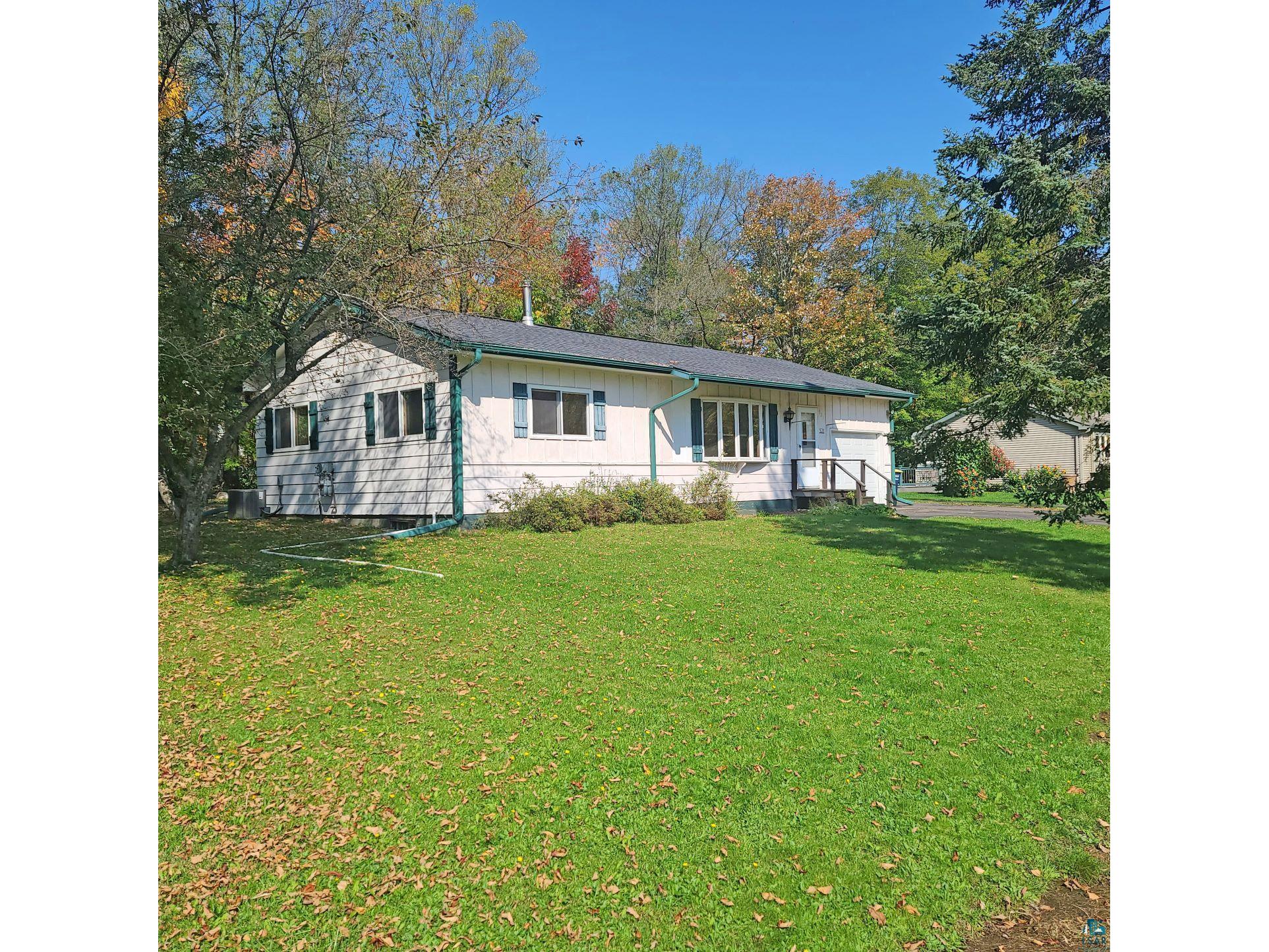 521 E 3rd St Washburn WI 54891 6110876 image1