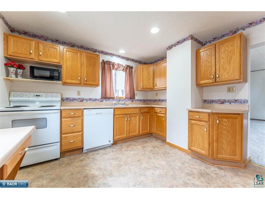 522 N 12th St Virginia MN 55792 6124248 image17