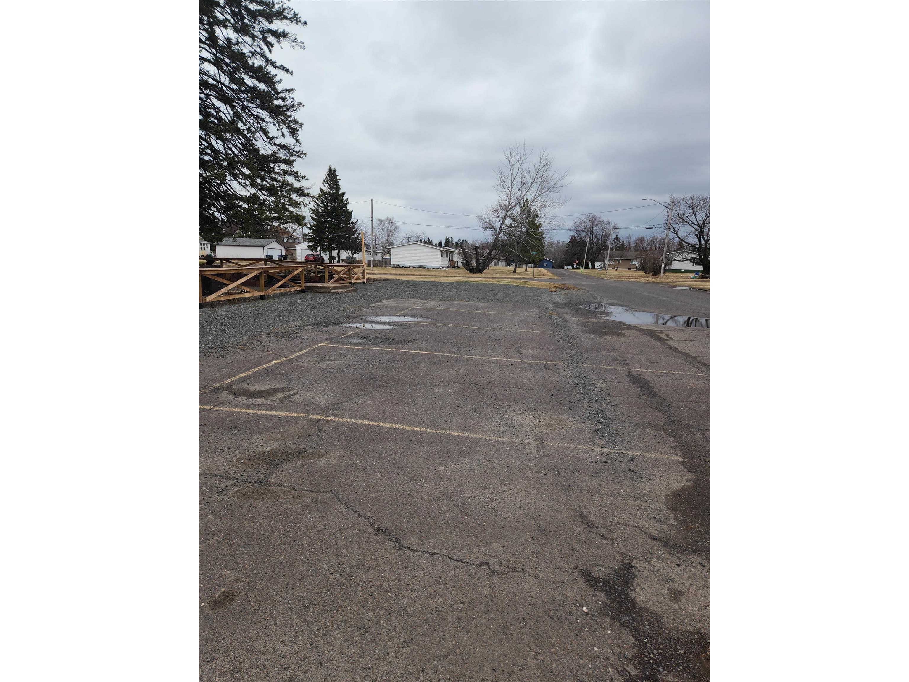 5221 E 4th St Superior WI 54880 6118967 image26