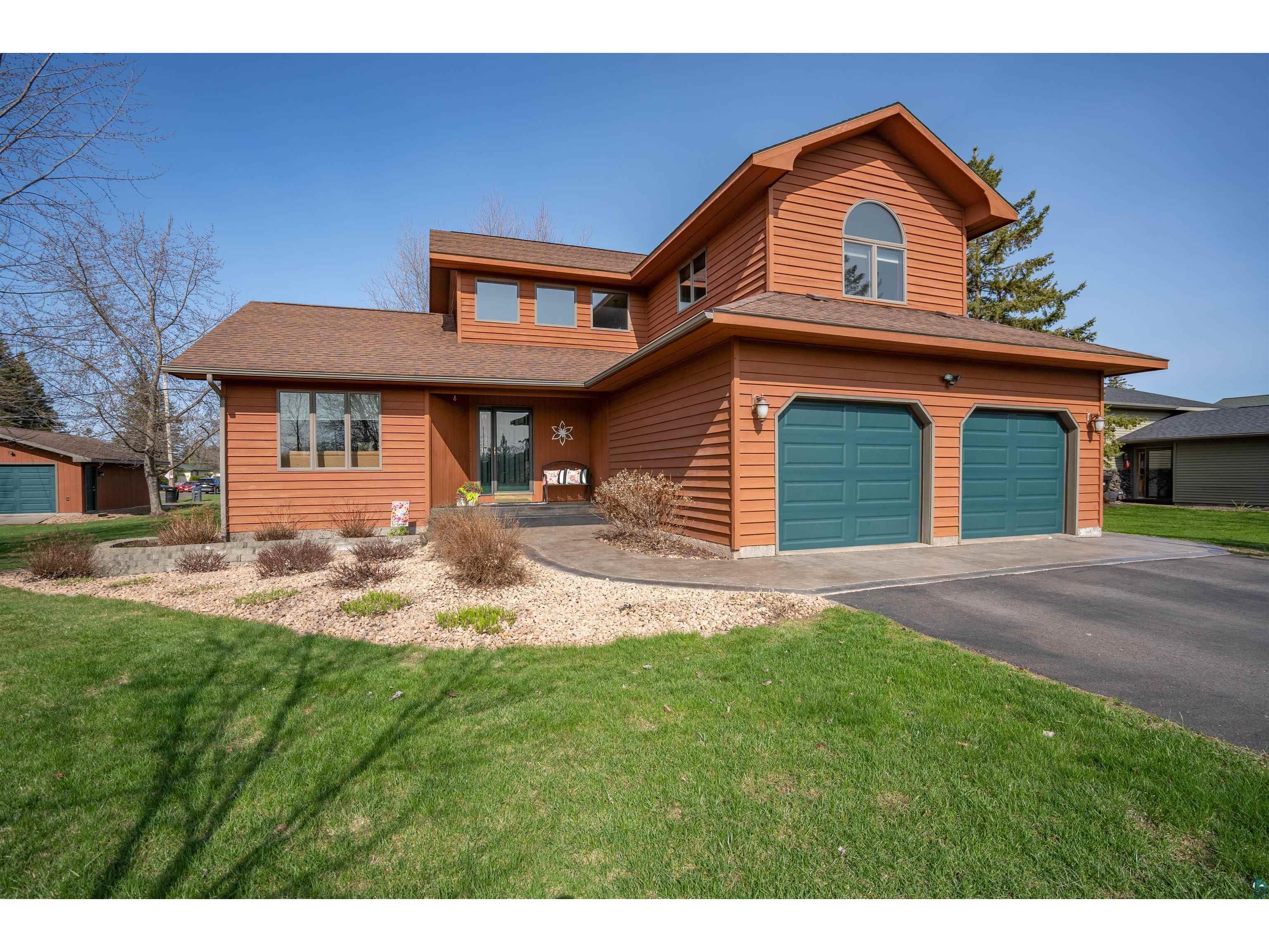 5221 Ogden Ave Superior WI 54880 6108076 image1