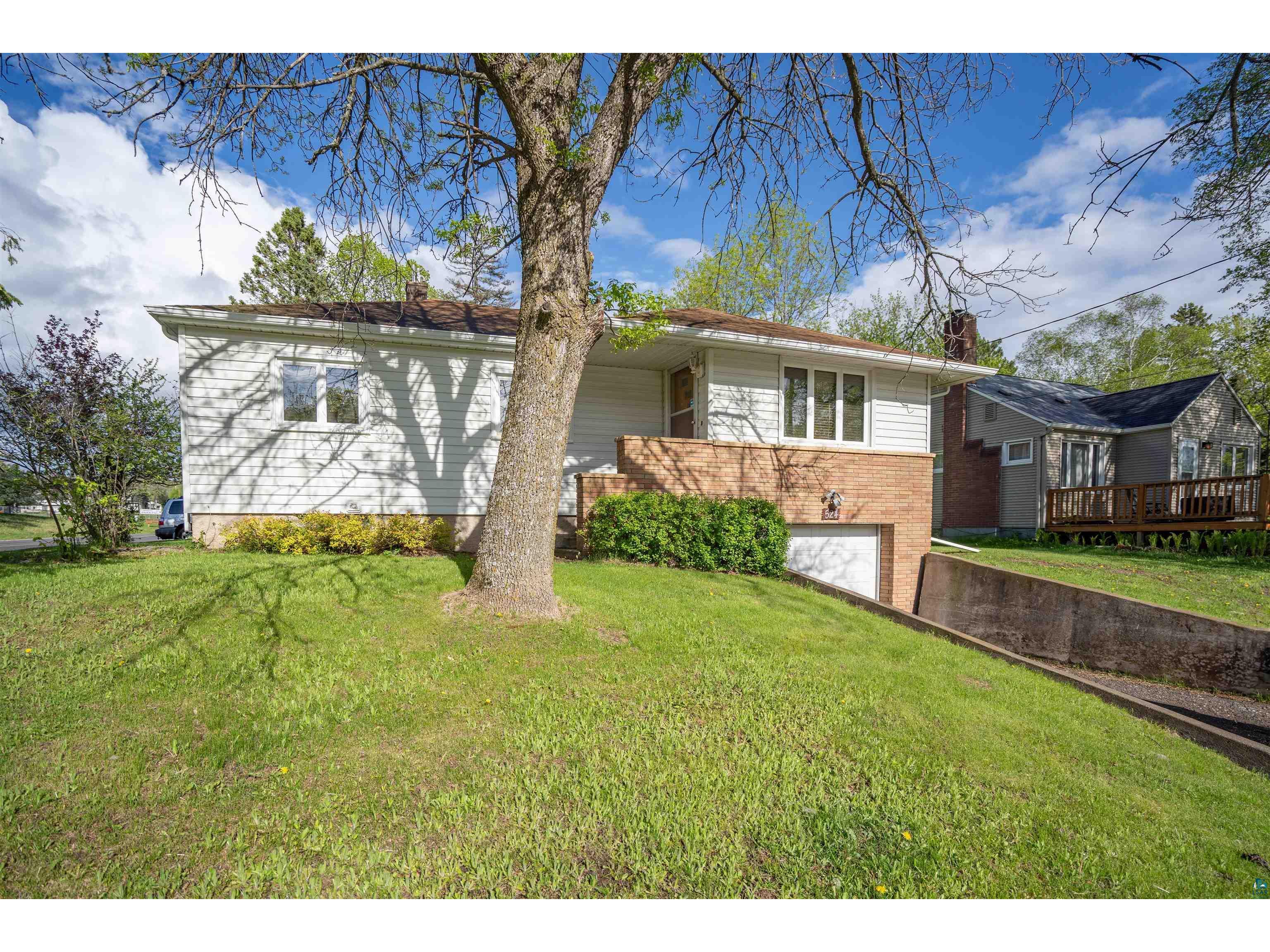 524 N Basswood Ave Duluth MN 55811 6113969 image1