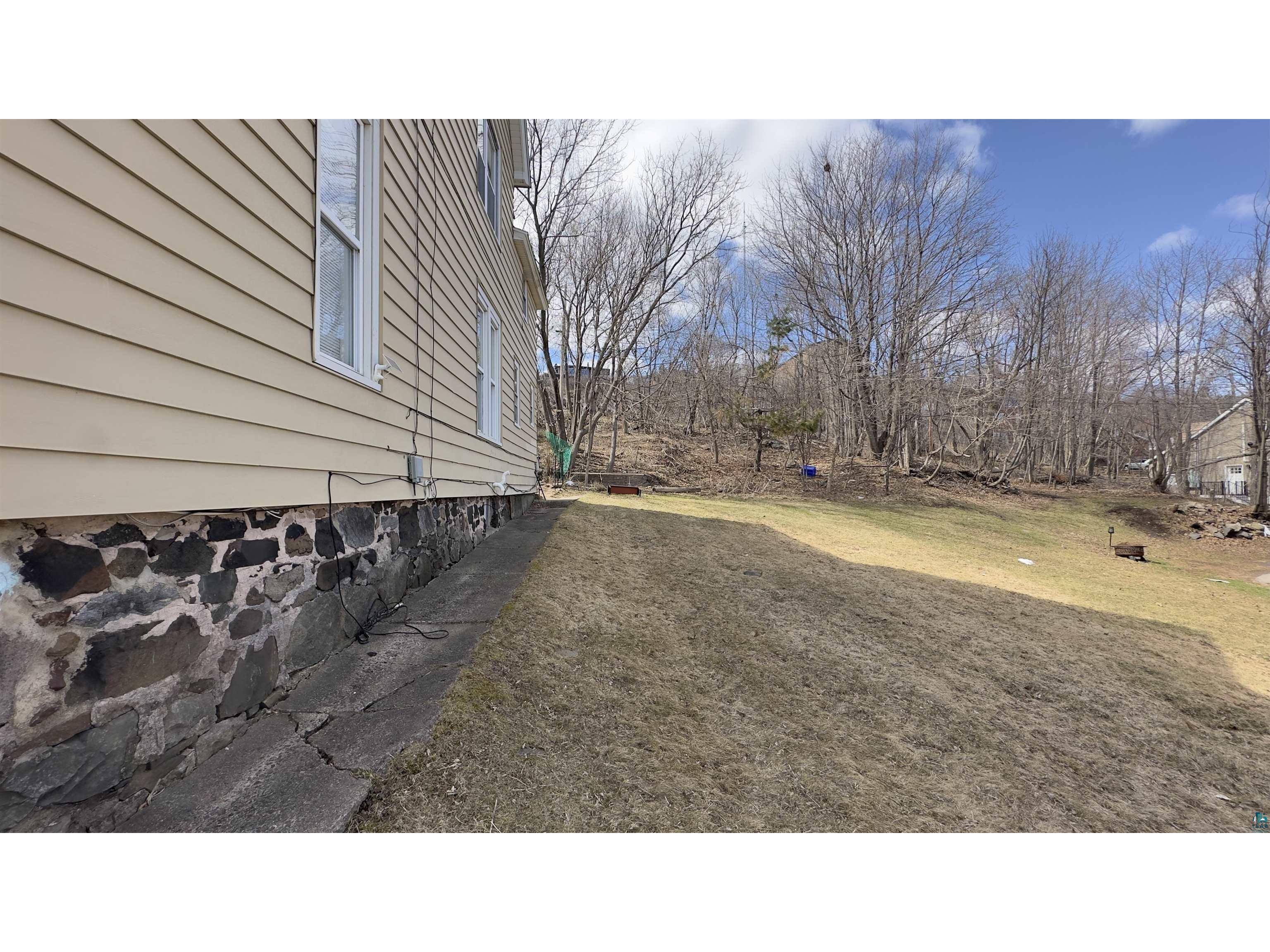 525 W 4th St Duluth MN 55806 6124764 image3