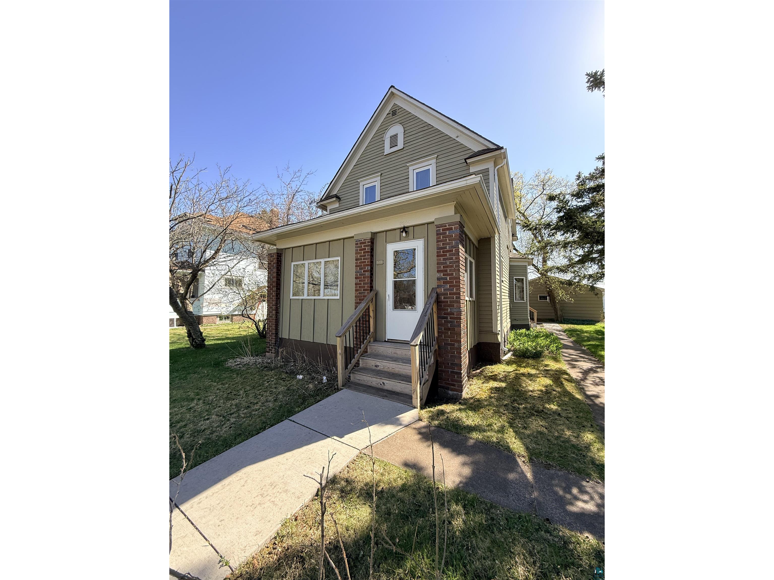 5314 E 3rd St Superior WI 54880 6125420 image1