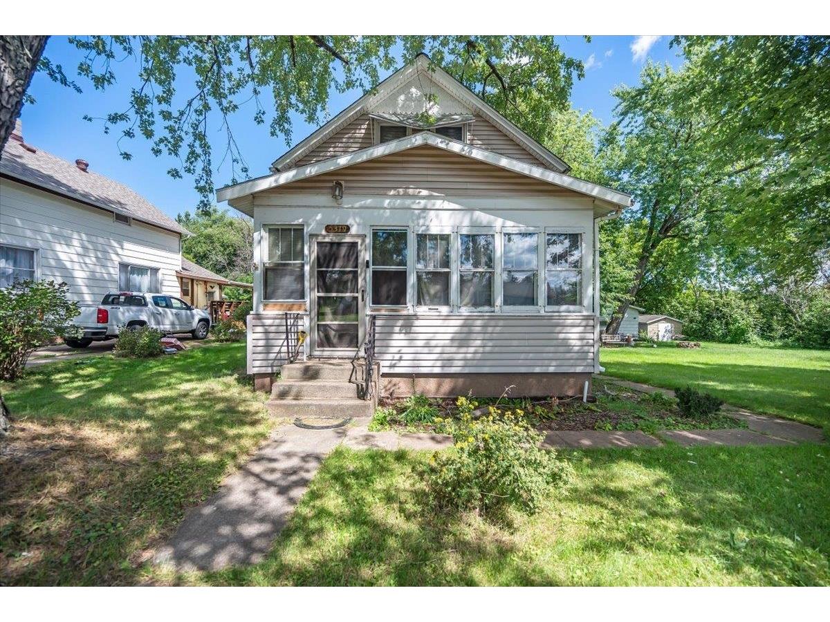 5319 E 3rd St Superior WI 54880 6121818 image1