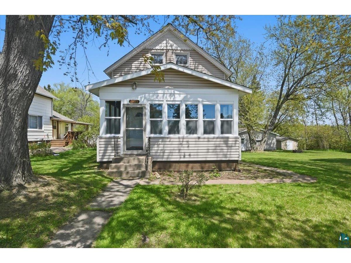 5319 E 3rd St Superior WI 54880 6125767 image1