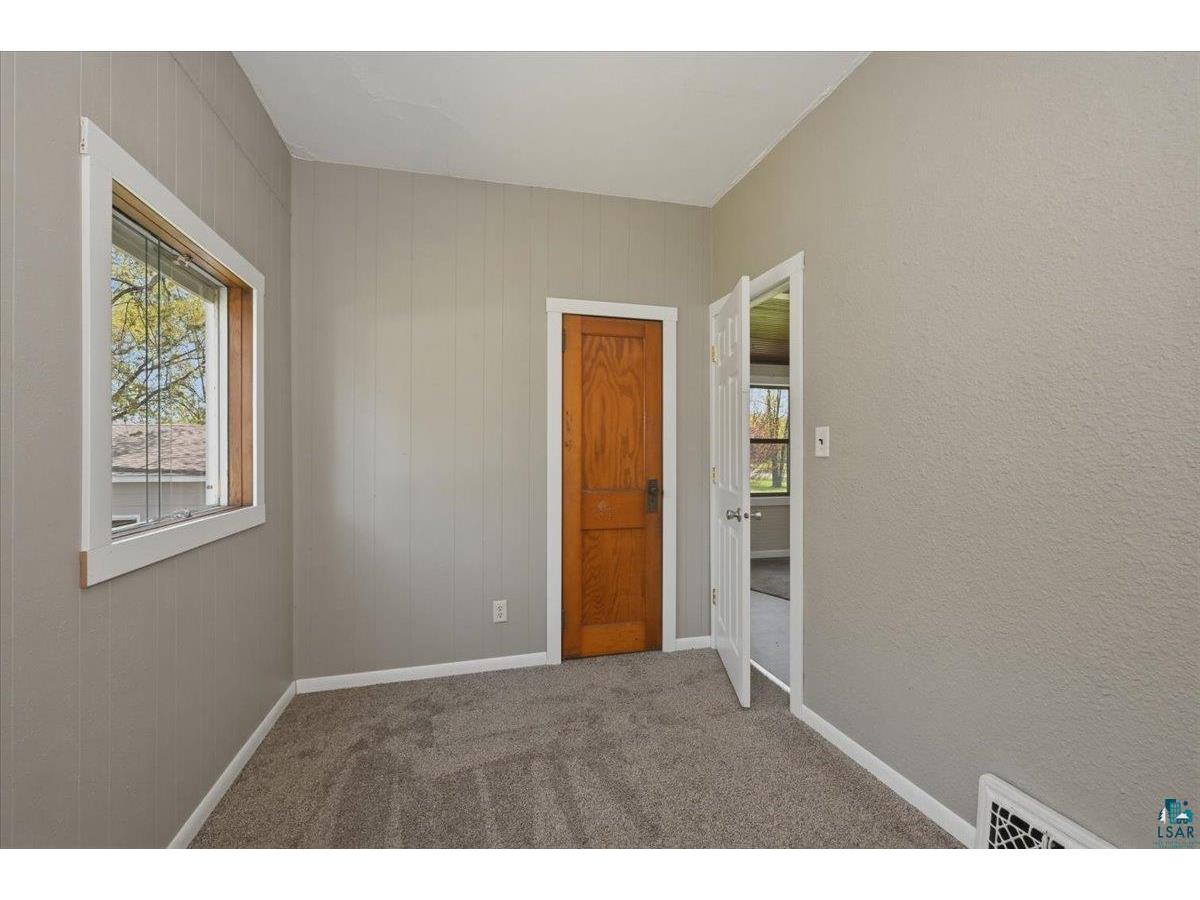 5319 E 3rd St Superior WI 54880 6125767 image13