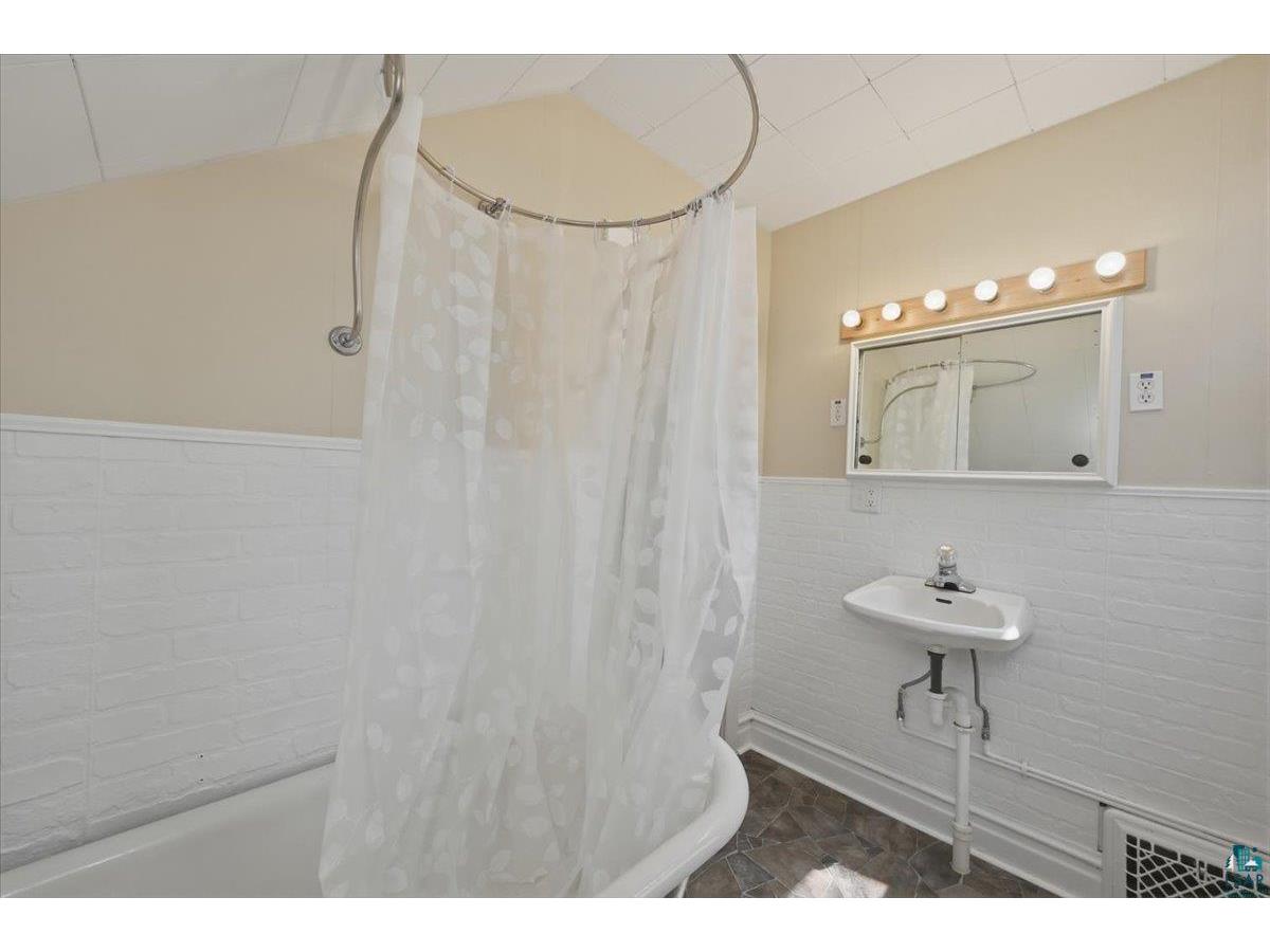 5319 E 3rd St Superior WI 54880 6125767 image30