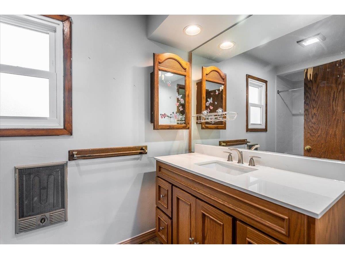 5323 Tower Ave Superior WI 54880 6122297 image11