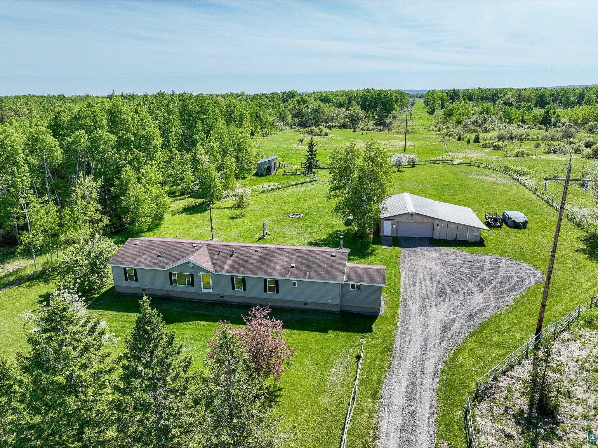 5404 S Midbon Rd Superior WI 54880 6125789 image1