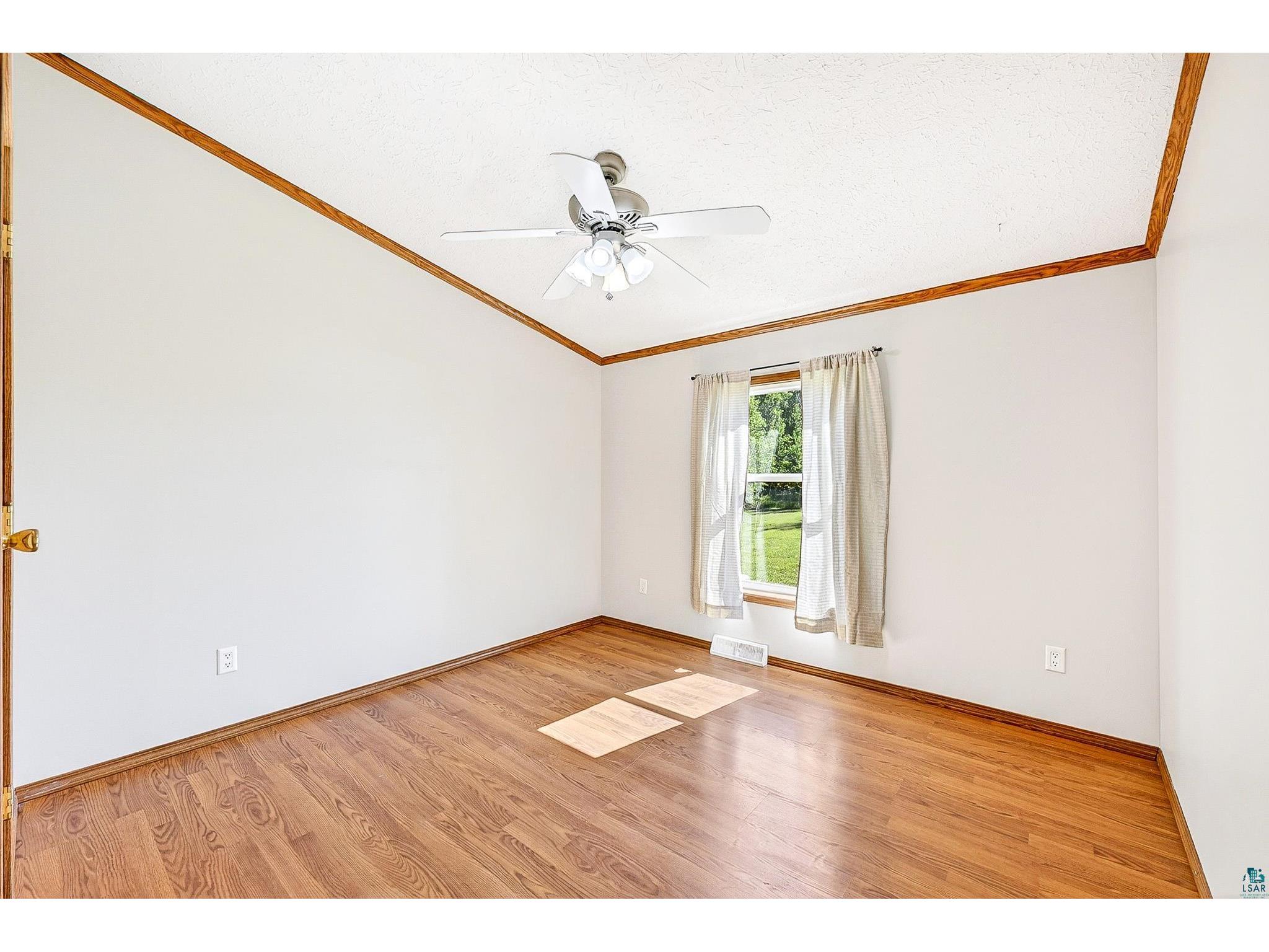 5404 S Midbon Rd Superior WI 54880 6125789 image20