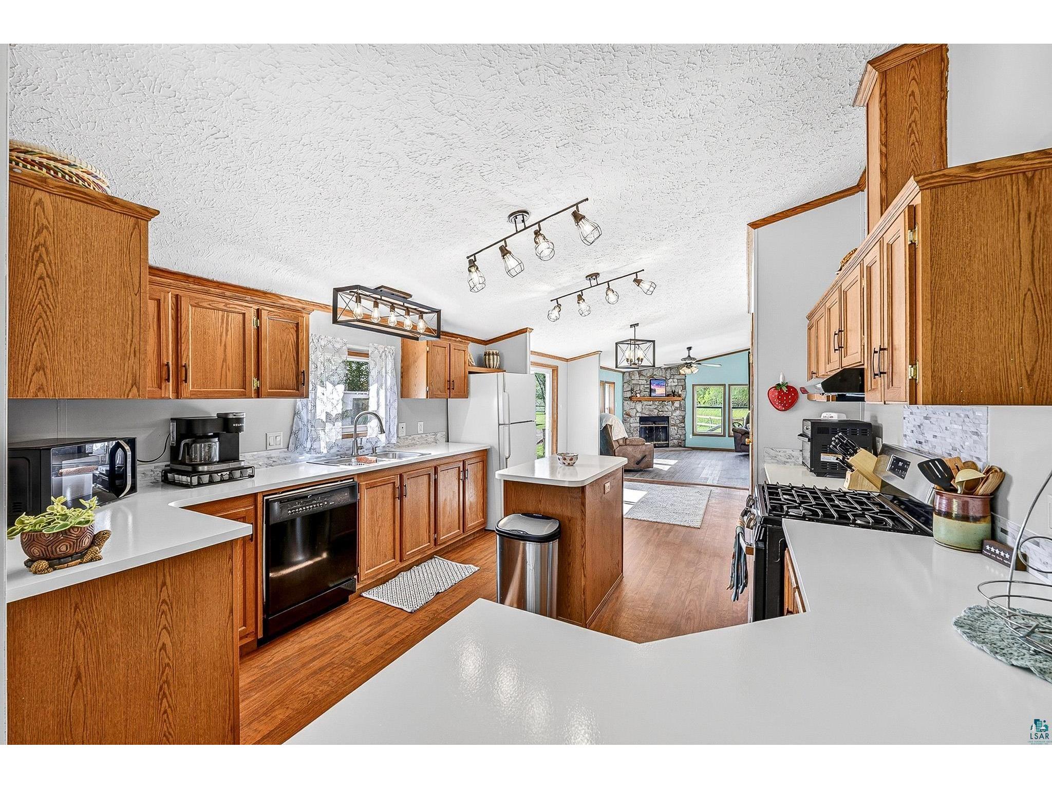 5404 S Midbon Rd Superior WI 54880 6125789 image9