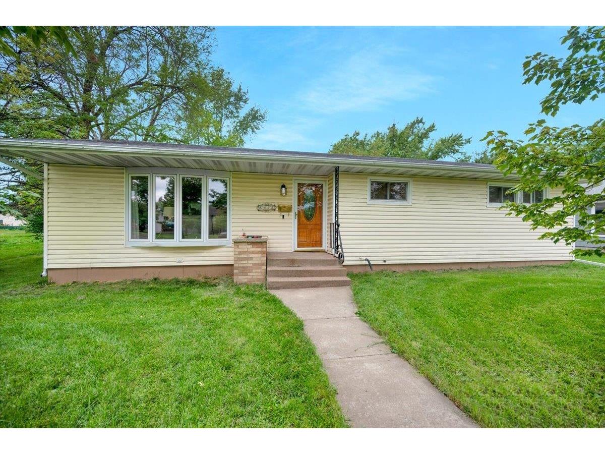 5423 Banks Ave Superior WI 54880 6121845 image1