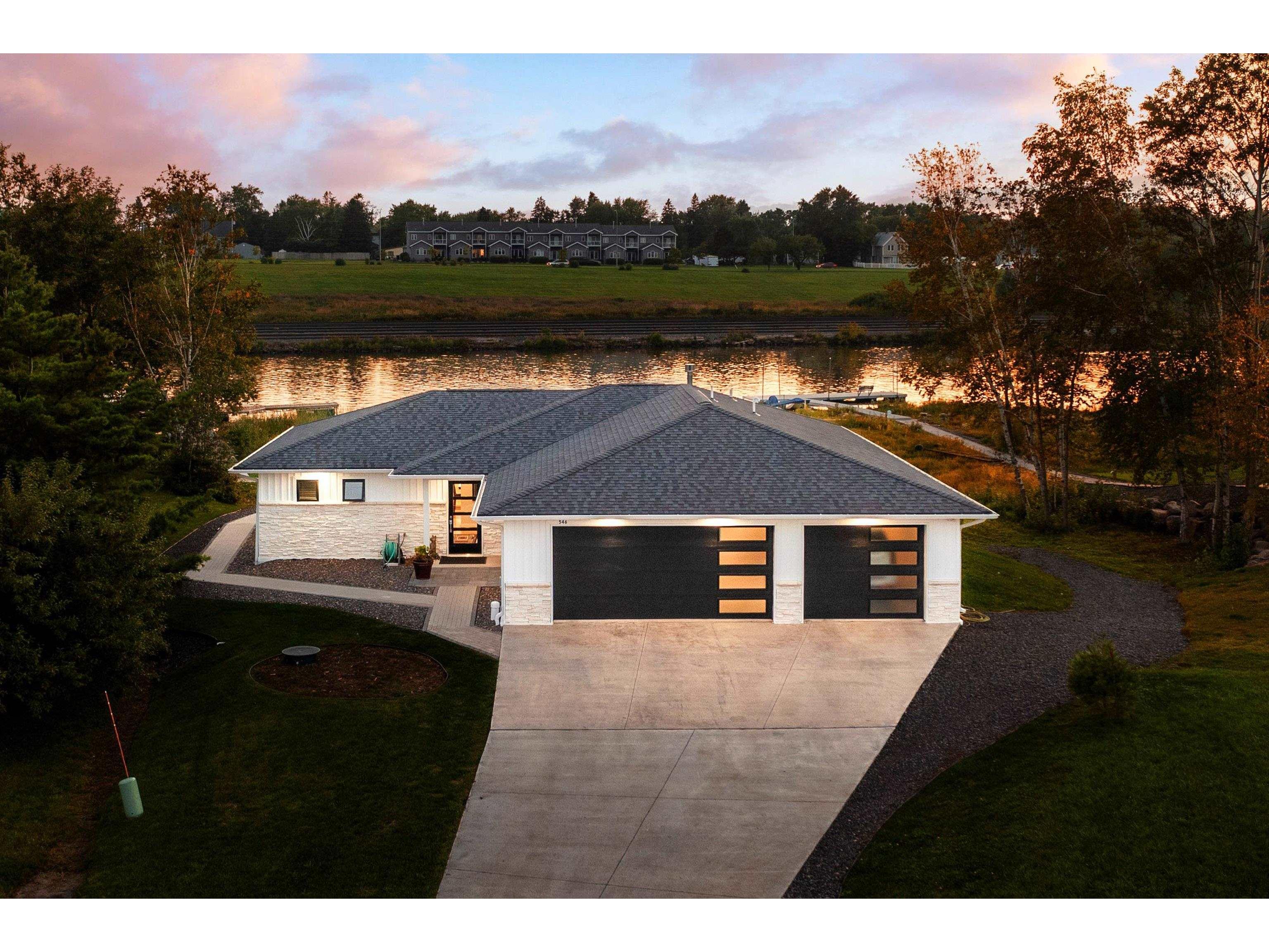 546 Marina Dr Superior WI 54880 - Lake Superior Bay 6121941 image1