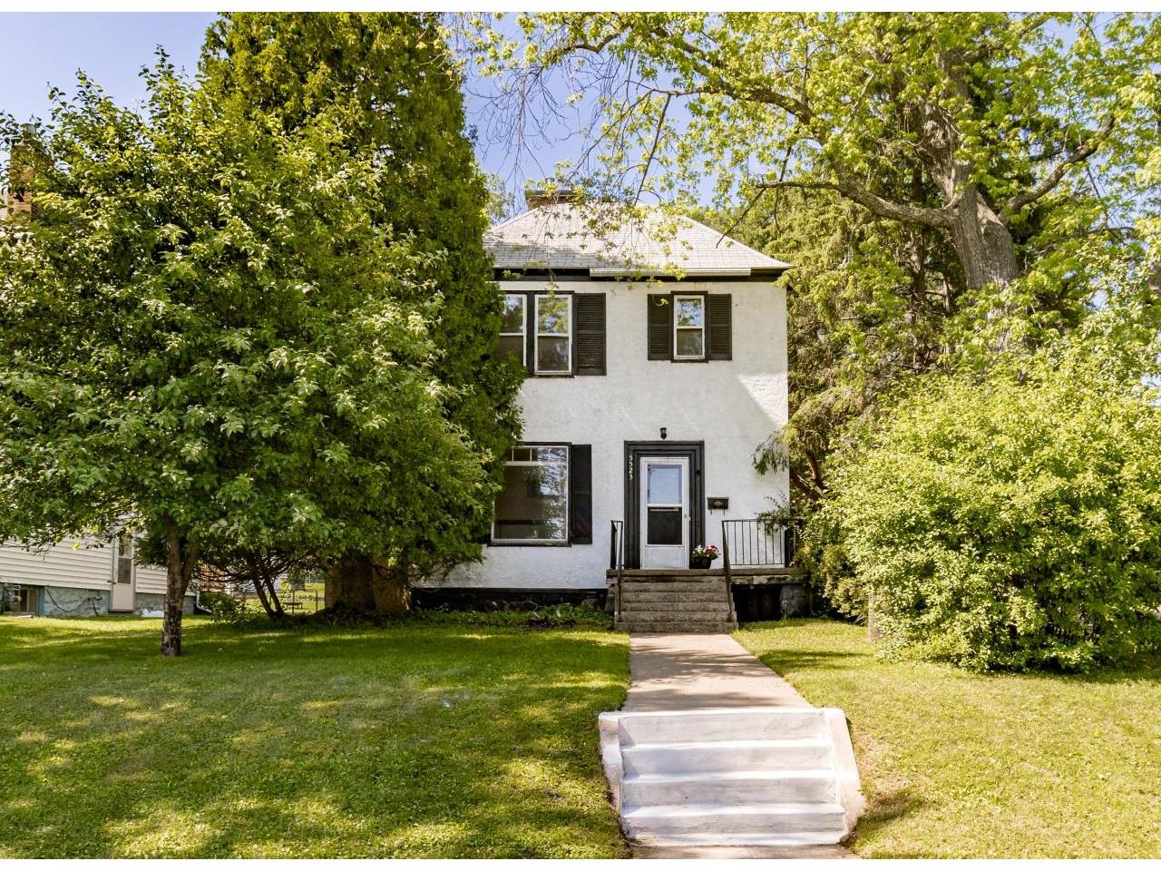 5523 London Rd Duluth MN 55804 6120812 image1