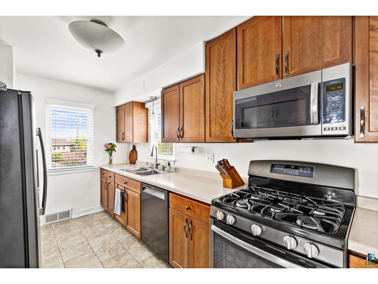5530 W 8th St Duluth MN 55807 6125814 image14