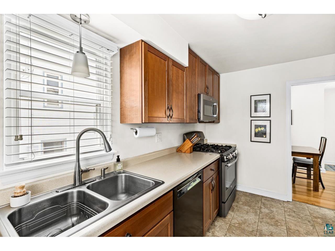 5530 W 8th St Duluth MN 55807 6125814 image16