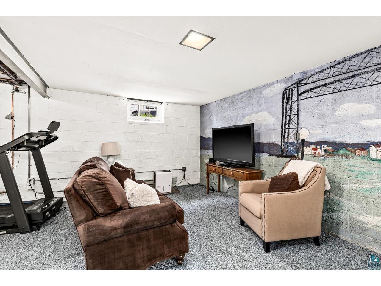 5530 W 8th St Duluth MN 55807 6125814 image32