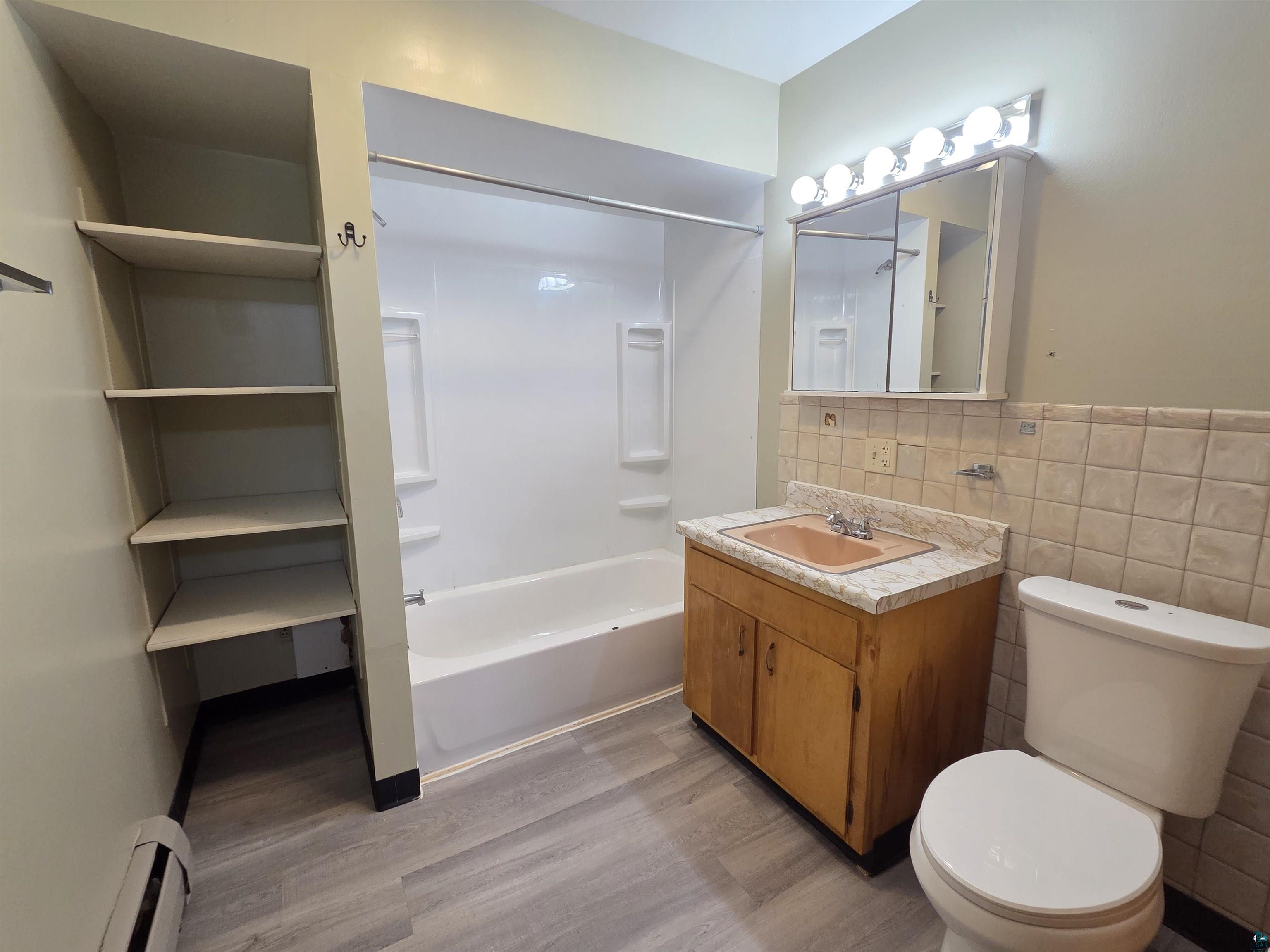 56 E 2nd St Superior MN 54880 6126095 image11