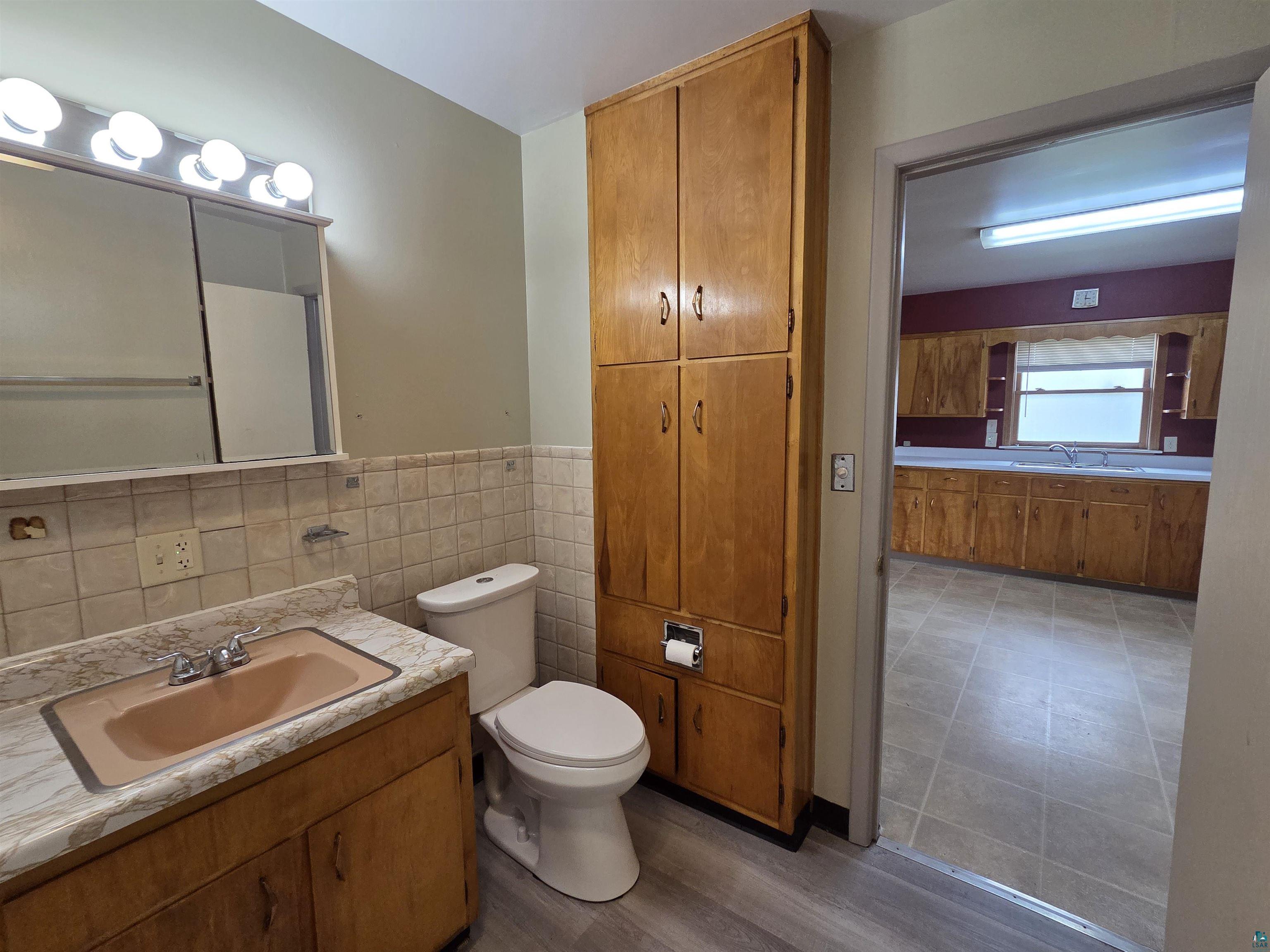 56 E 2nd St Superior MN 54880 6126095 image12