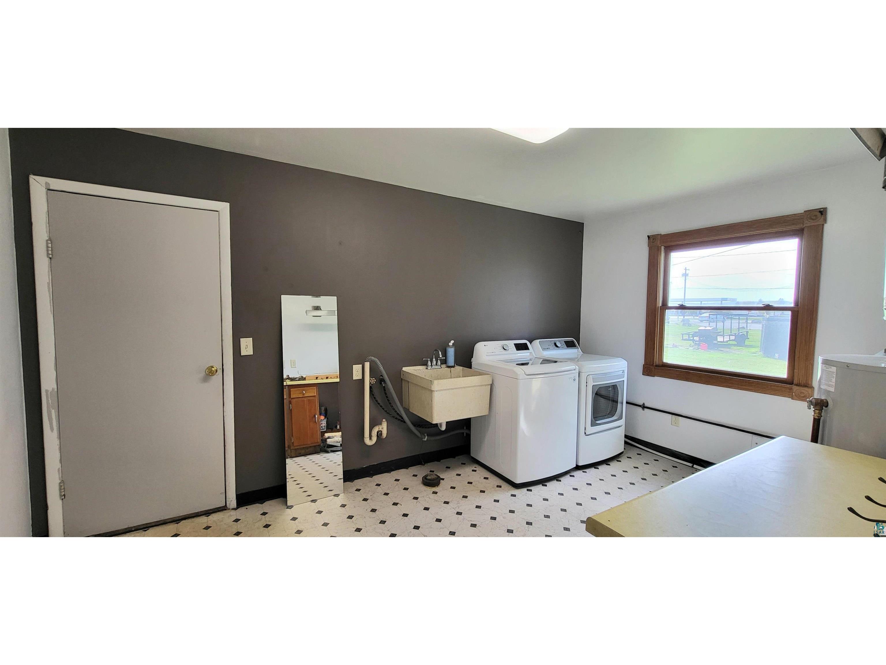 56 E 2nd St Superior MN 54880 6126095 image16