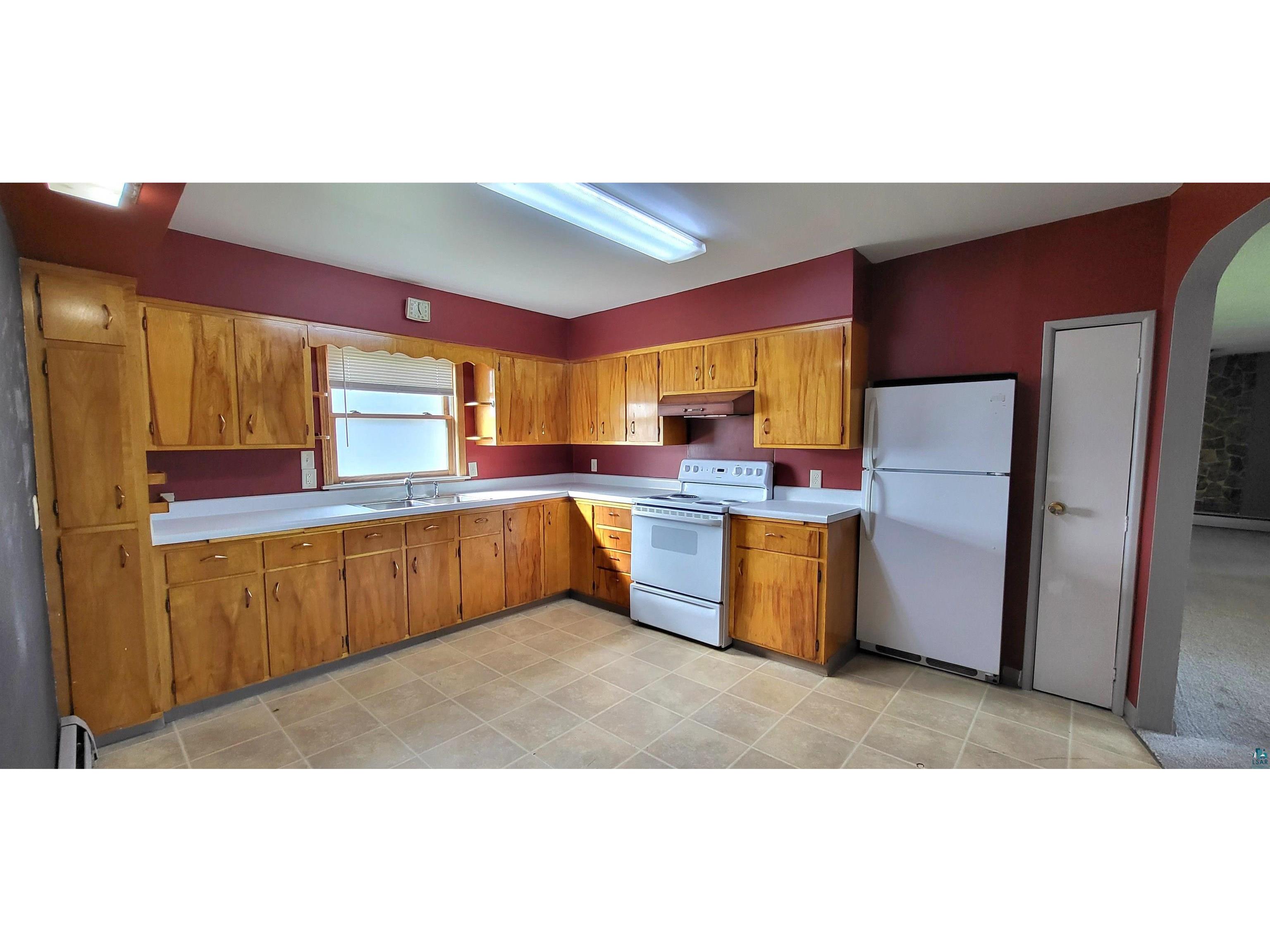 56 E 2nd St Superior MN 54880 6126095 image4