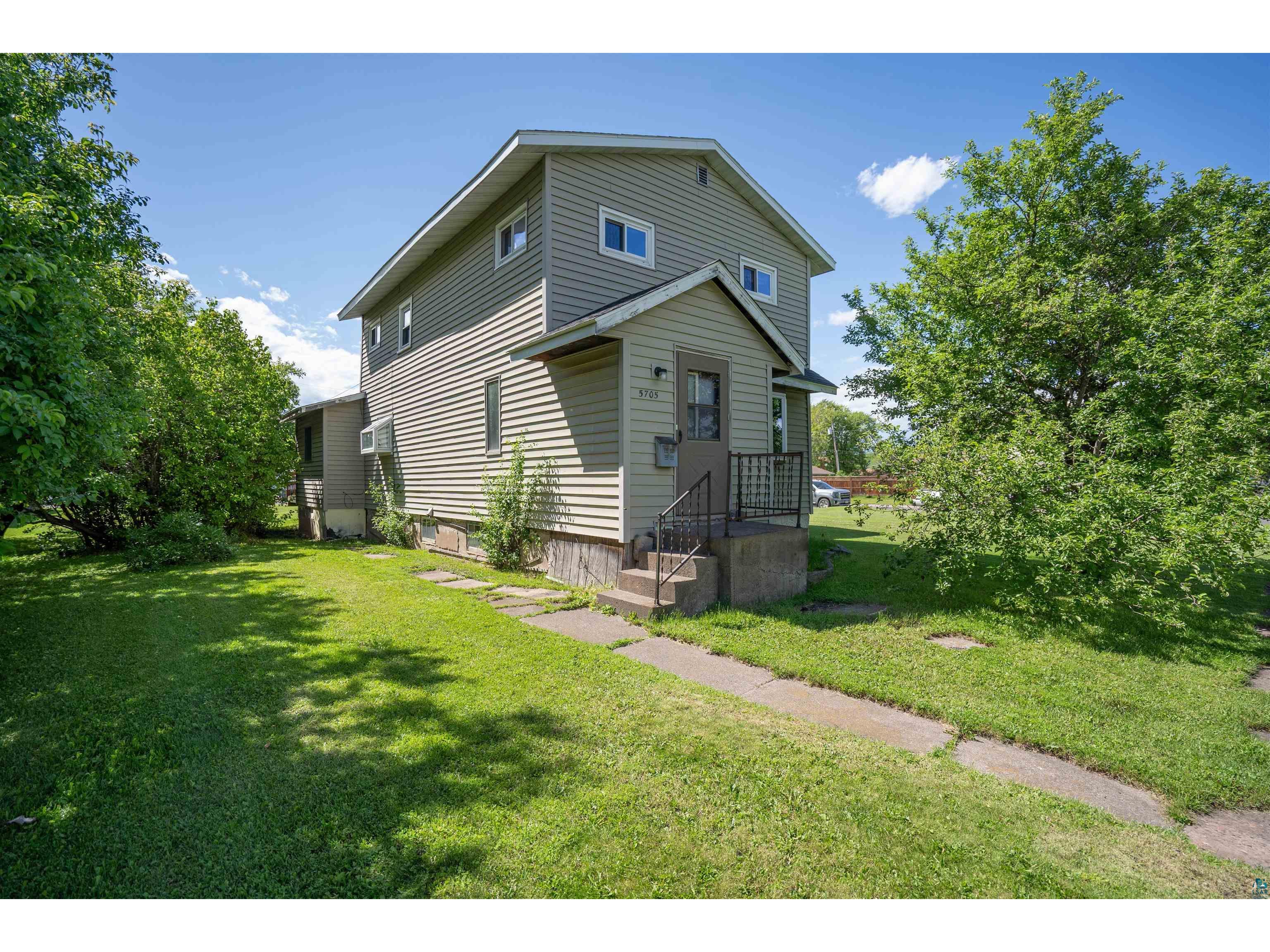 5705 Hammond Ave Superior WI 54880 6114308 image1