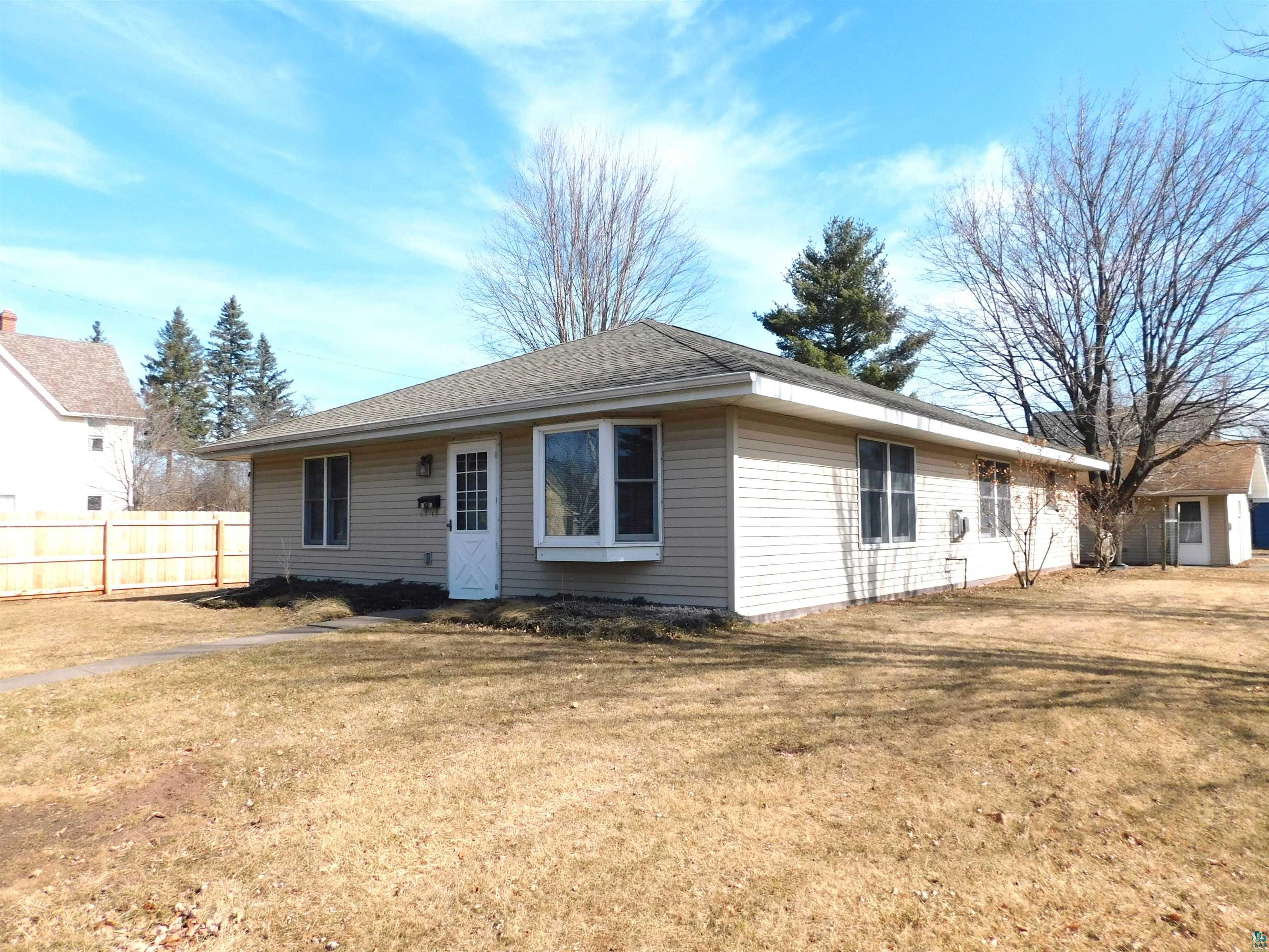 5706 Oakes Ave Superior WI 54880 6112610 image1