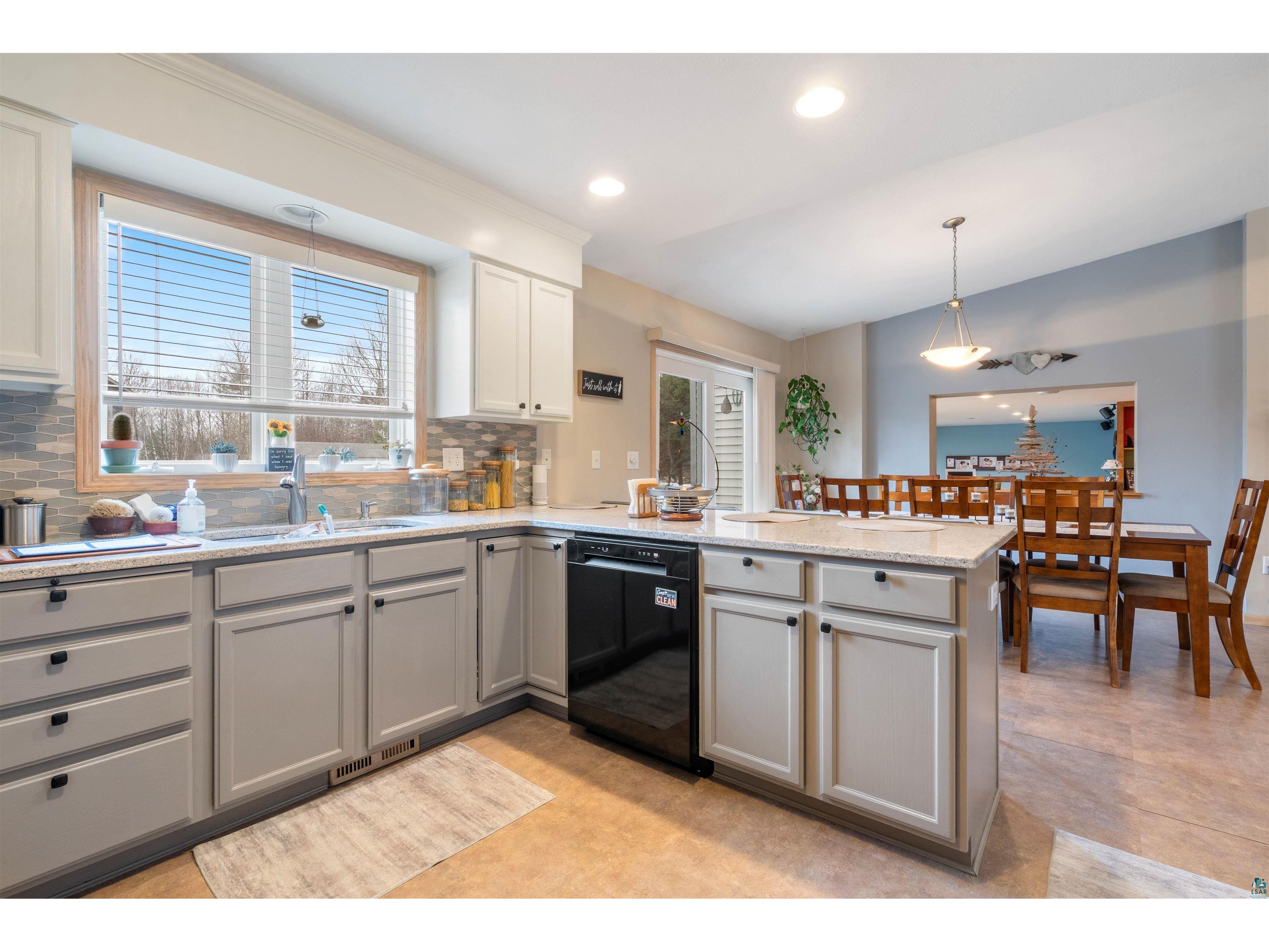 5827 Cedar Ave Superior WI 54880 6124554 image14