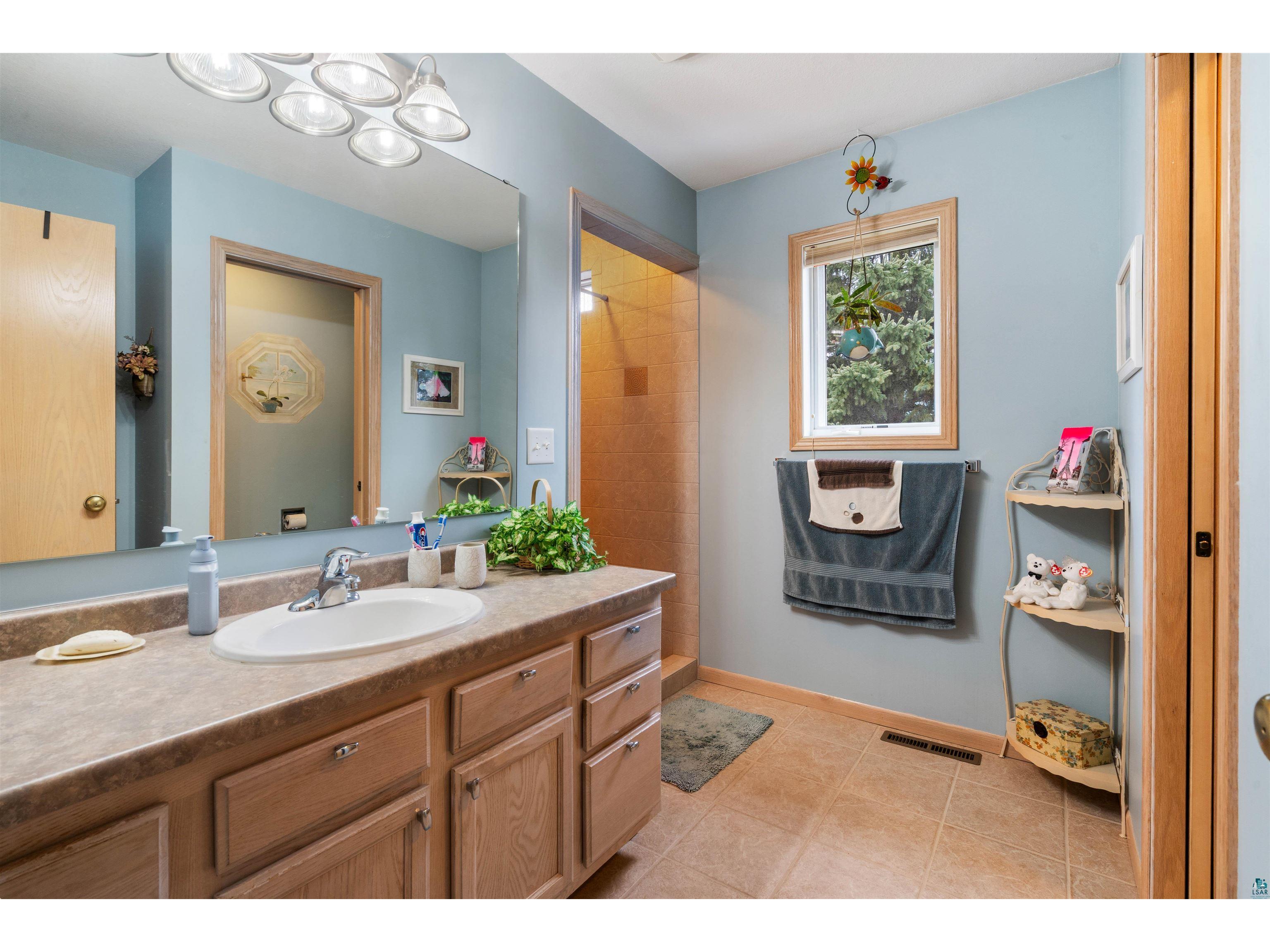 5827 Cedar Ave Superior WI 54880 6124554 image29