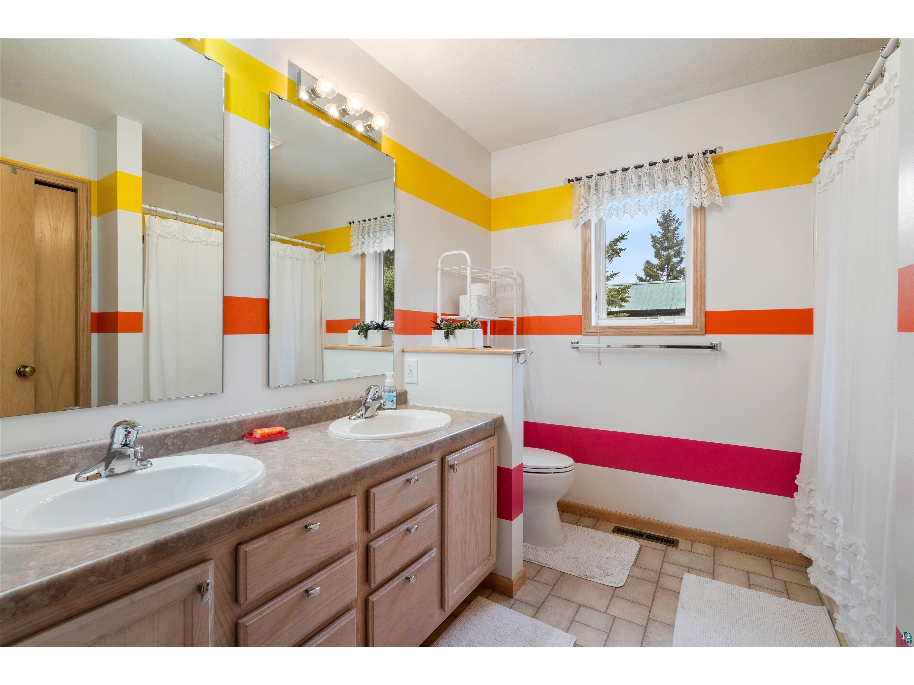 5827 Cedar Ave Superior WI 54880 6124554 image33