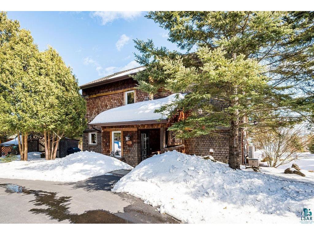 5862 North Shore Dr Duluth MN 55804 - Lake Superior 6107436 image1