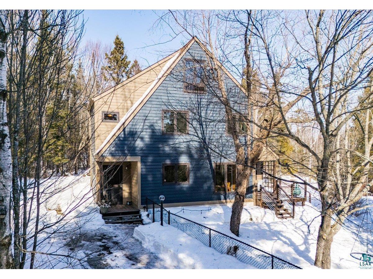 5875 North Shore Dr Duluth MN 55805 6123891 image1