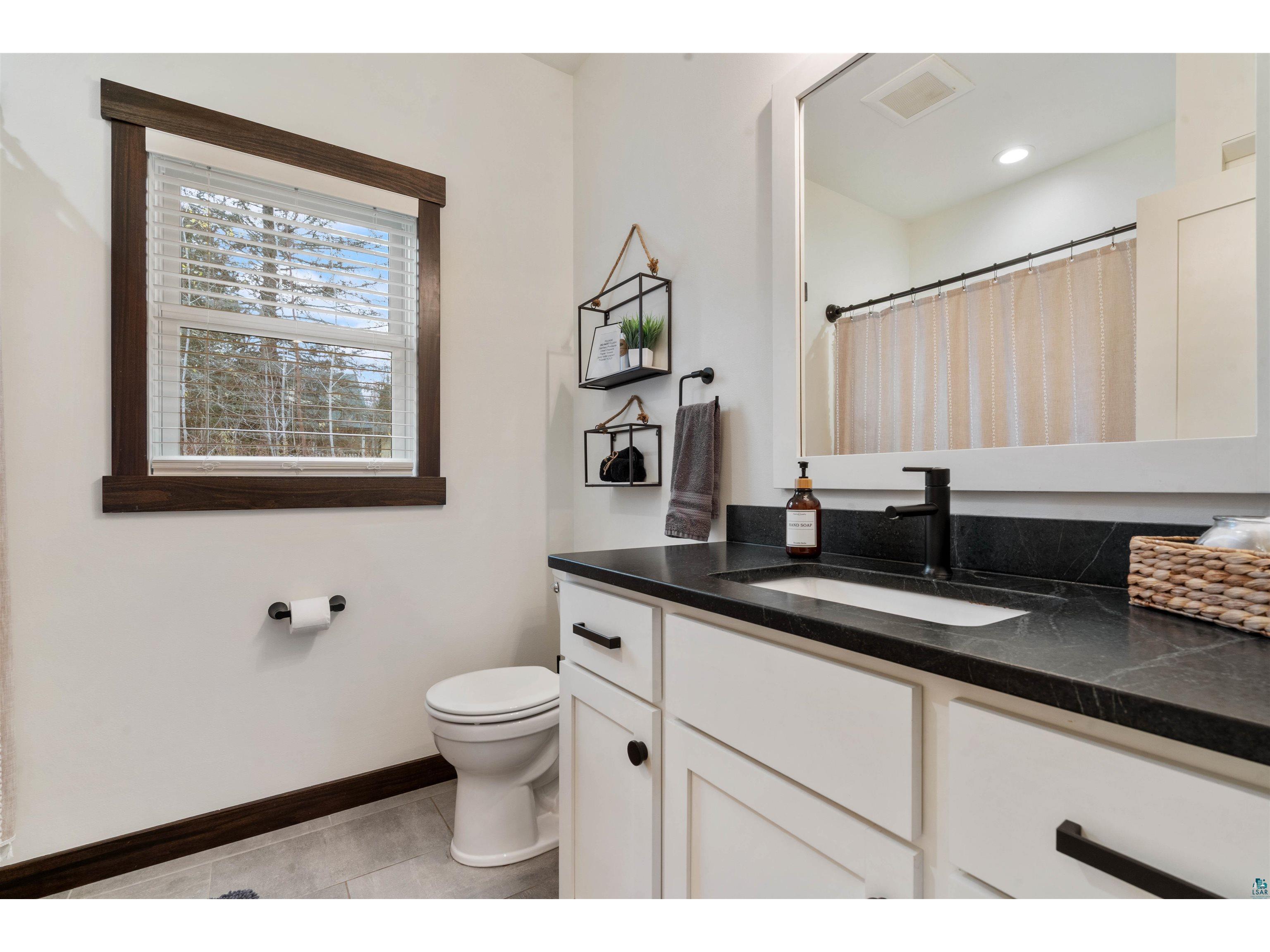 59 E Riverside Rd Esko MN 55733 6124350 image25
