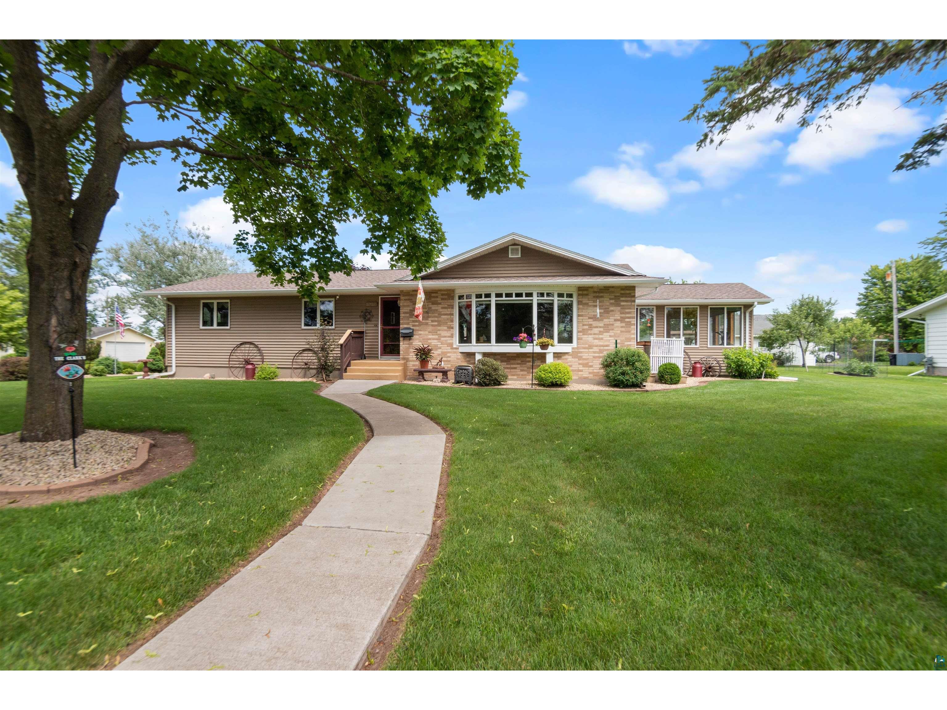 5902 Baxter Ave, Superior, WI, 54880 MLS 6109201 Edina Realty