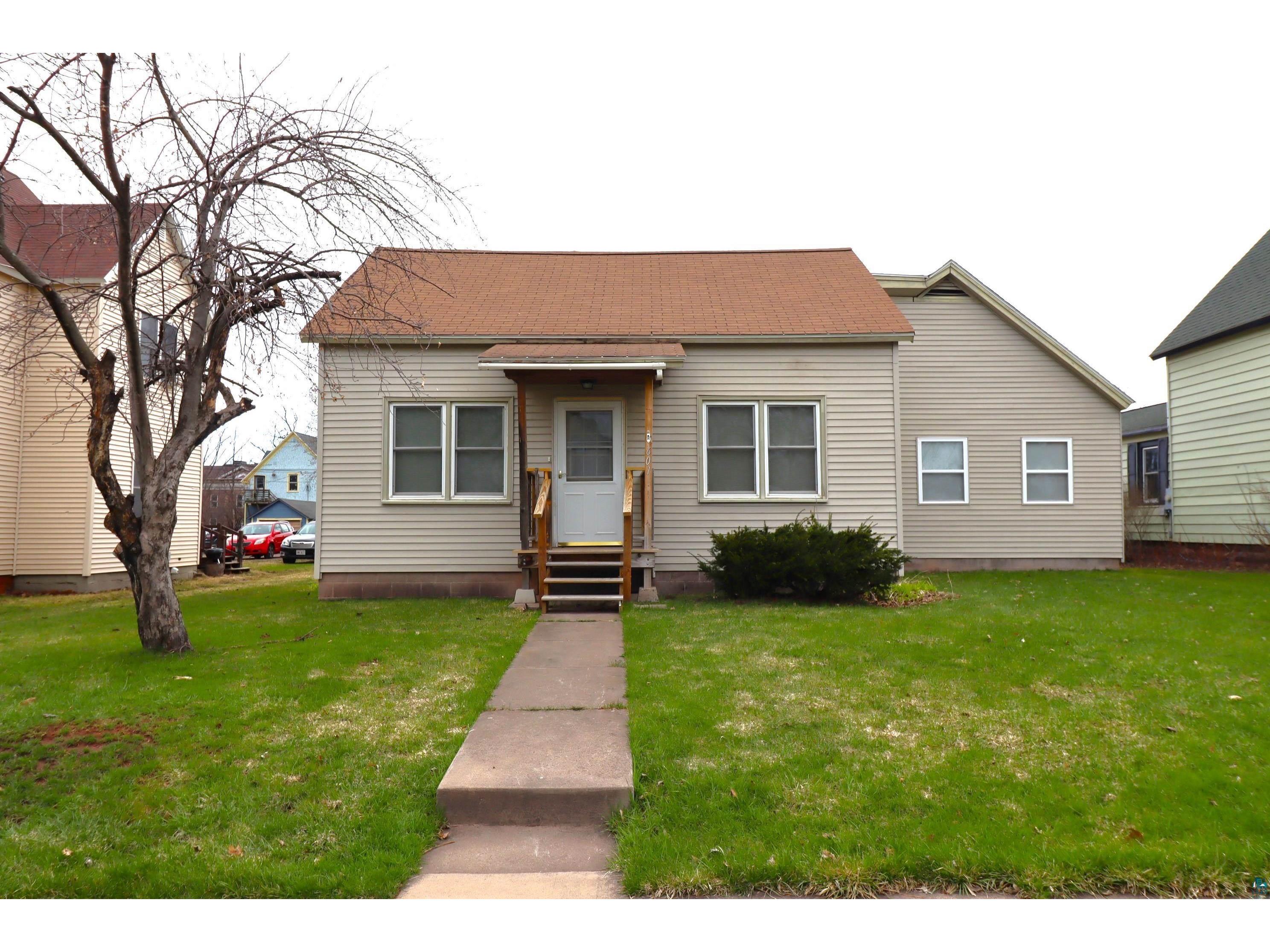 601 7th St W Ashland WI 54806 6107811 image1