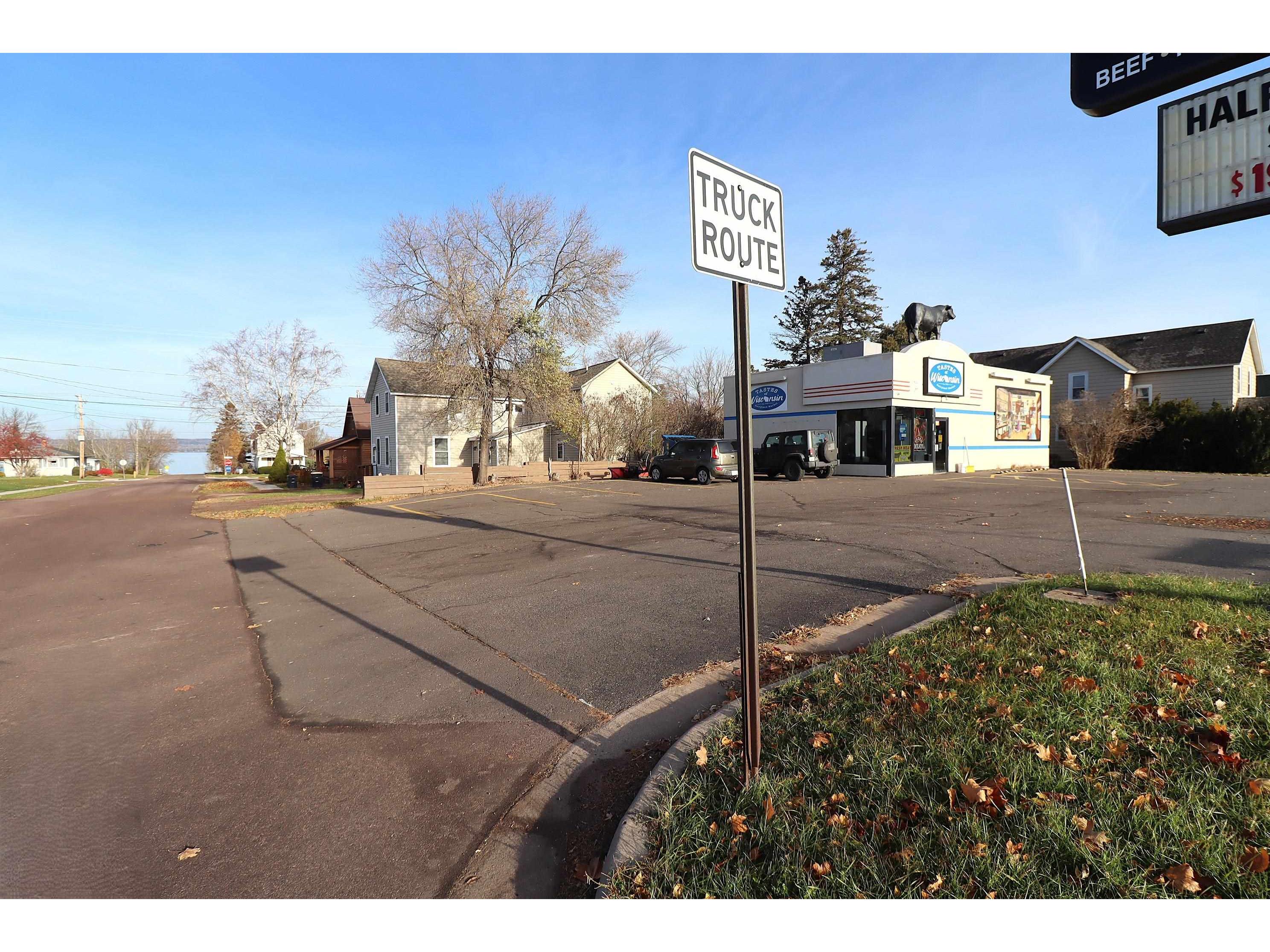 601 Lake Shore Dr E Ashland WI 54806 6122921 image2