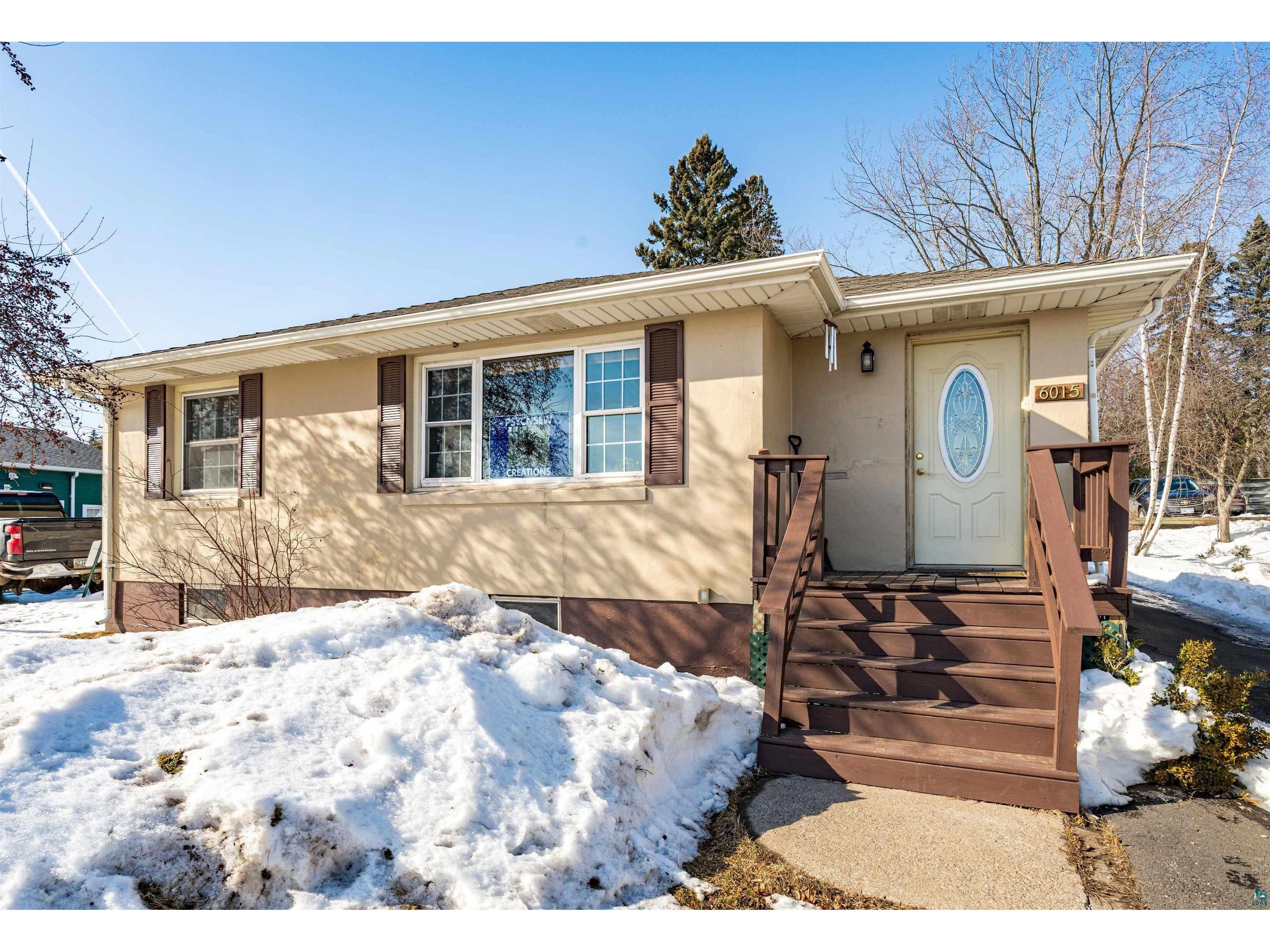 6015 E Superior St Duluth MN 55804 6123860 image1
