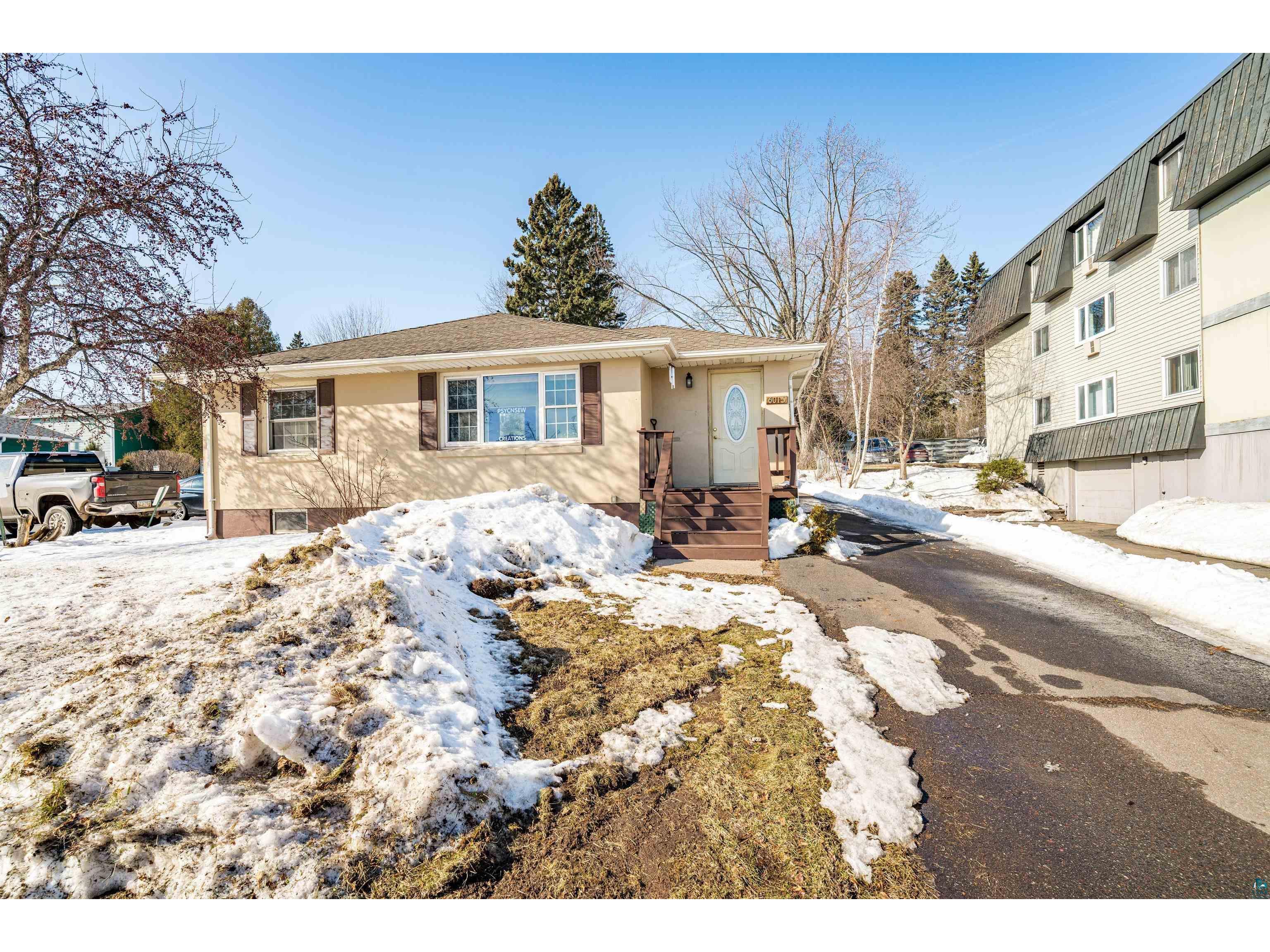 6015 E Superior St Duluth MN 55804 6123860 image2